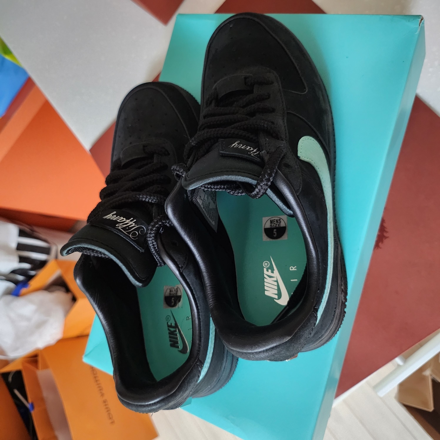 Nike x Tiffany & Co. Air Force 1 Low SP 1837 착용 스타일