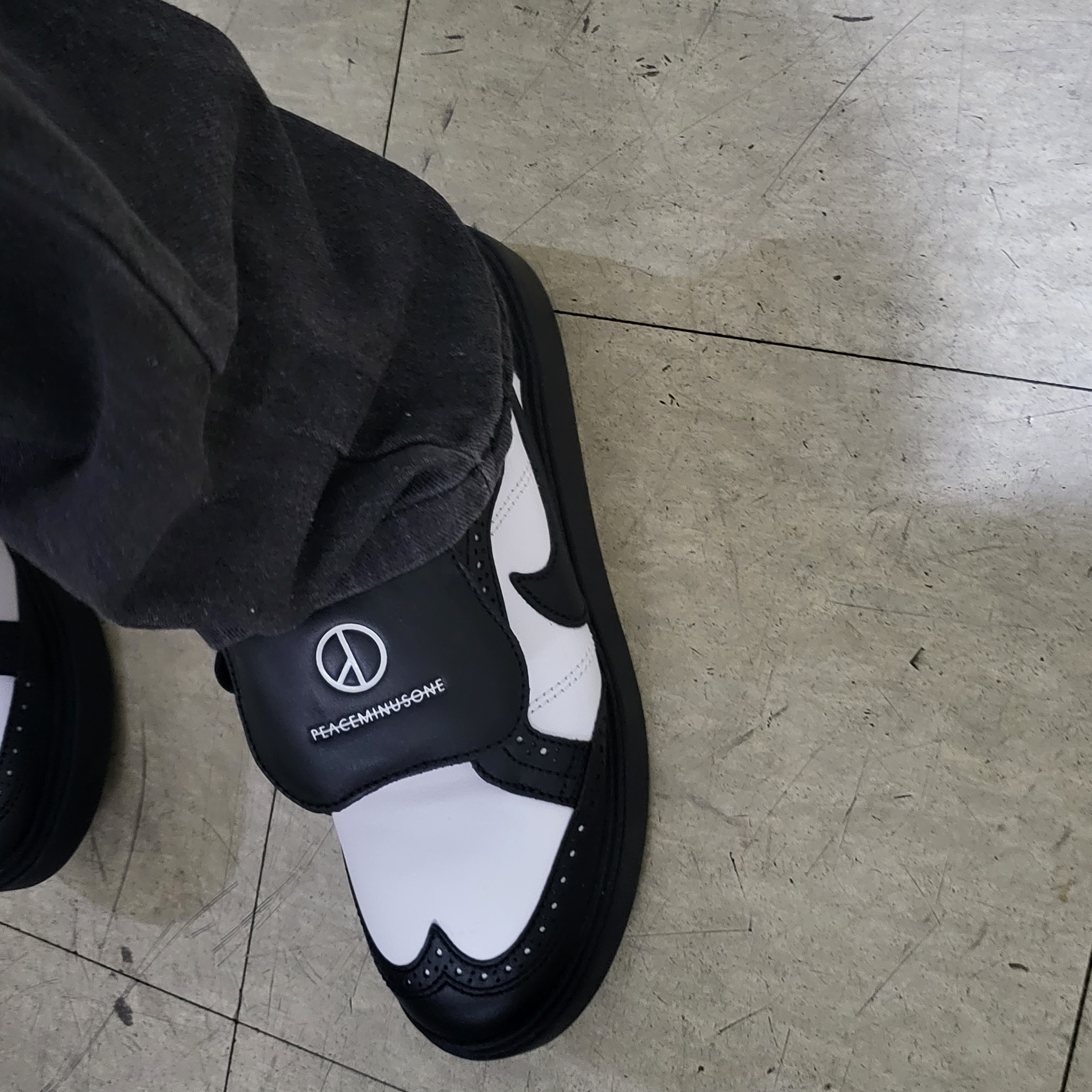 Nike x Peaceminusone Kwondo1 Black and White 착용 스타일