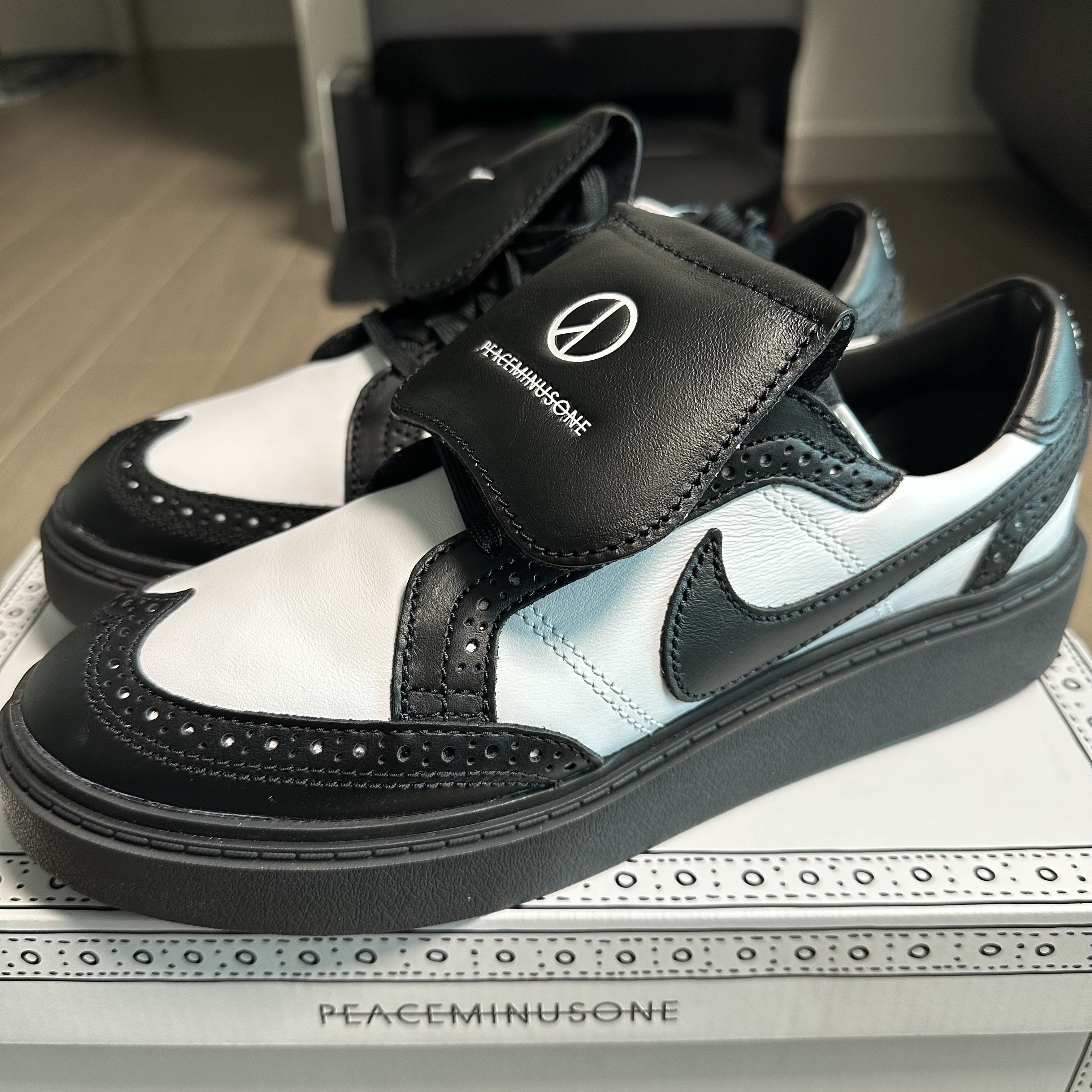 Nike x Peaceminusone Kwondo1 Black and White 착용 스타일 - 2