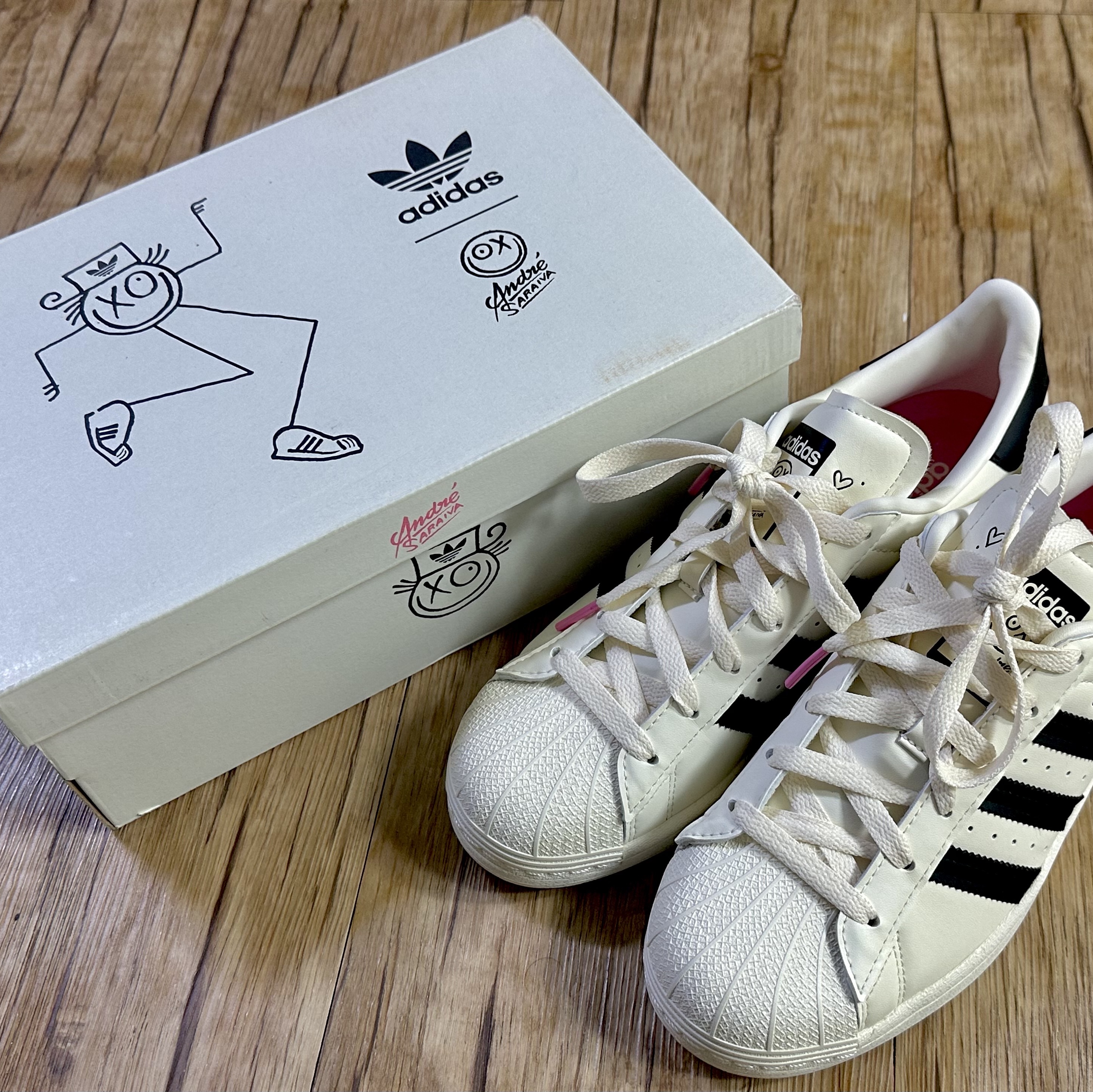 Adidas x Andre Saraiva Superstar Cream White Core Black 착용 스타일