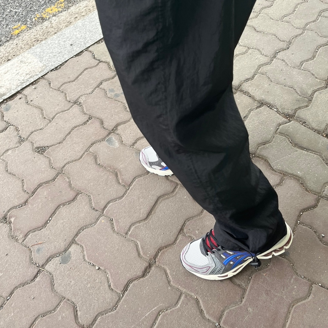Asics Gel-Kayano 14 Oyster Grey Illusion Blue 착용 스타일