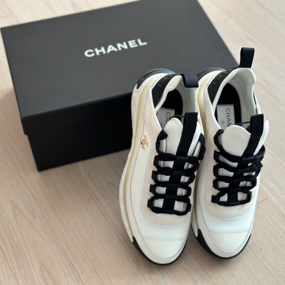 (W) Chanel Mixed Fibers Sneakers Velvet Calfskin & Gold Ivory 착용 스타일