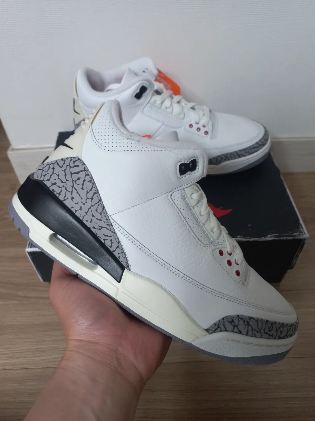 Jordan 3 Retro White Cement Reimagined, (GS) Jordan 3 Retro White Cement Reimagined 착용 스타일 - 1