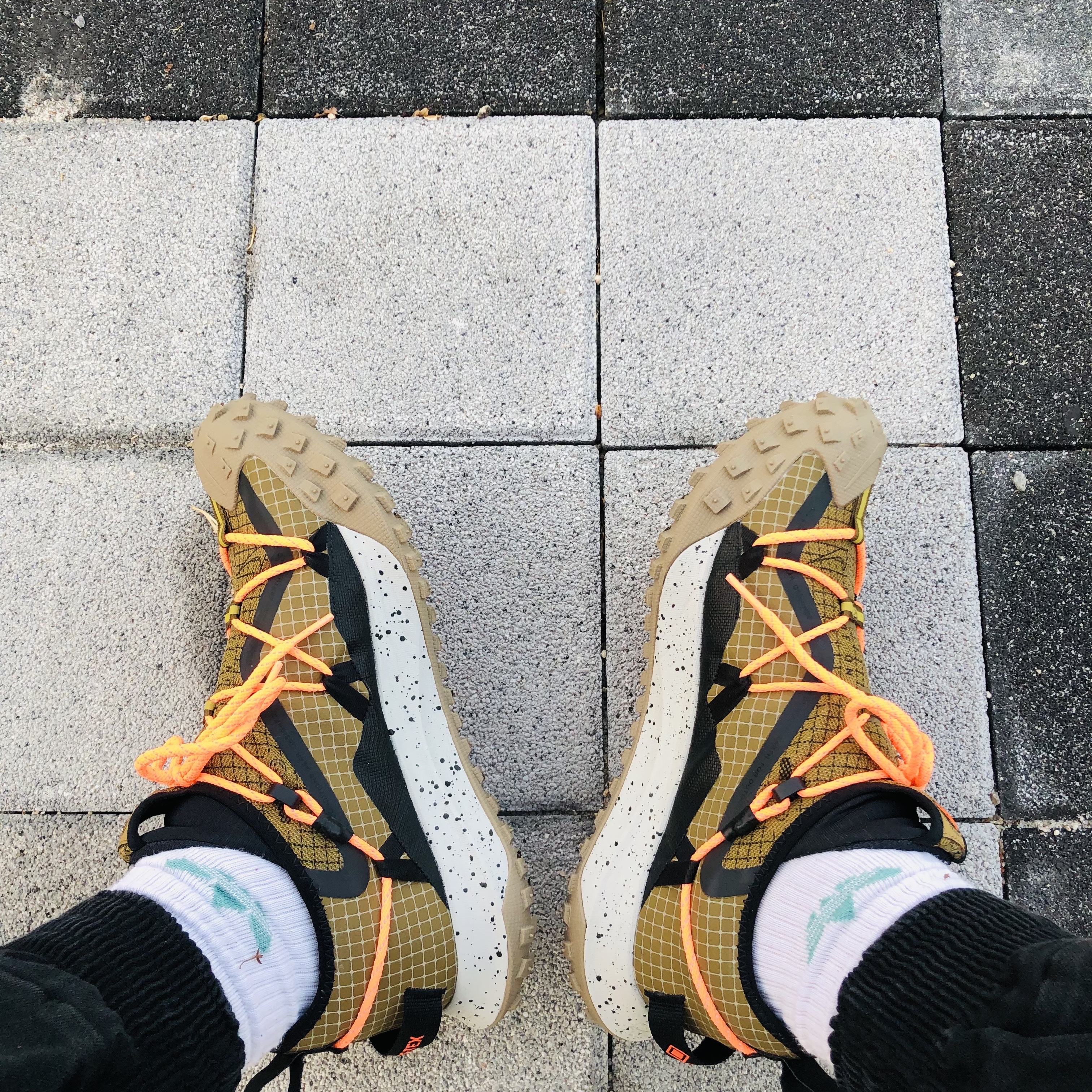 Nike ACG Mountain Fly Low Gore-Tex SE Hazel Rush 착용 스타일 - 2