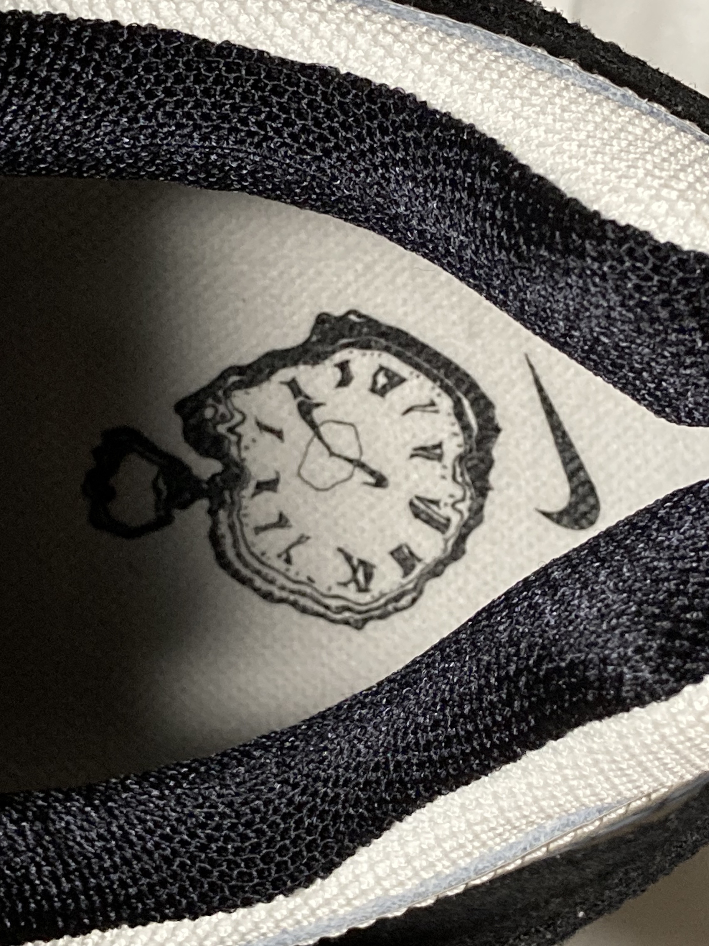 (W) Nike Zoom Vomero 5 Wolf Grey and Black 착용 스타일 - 1