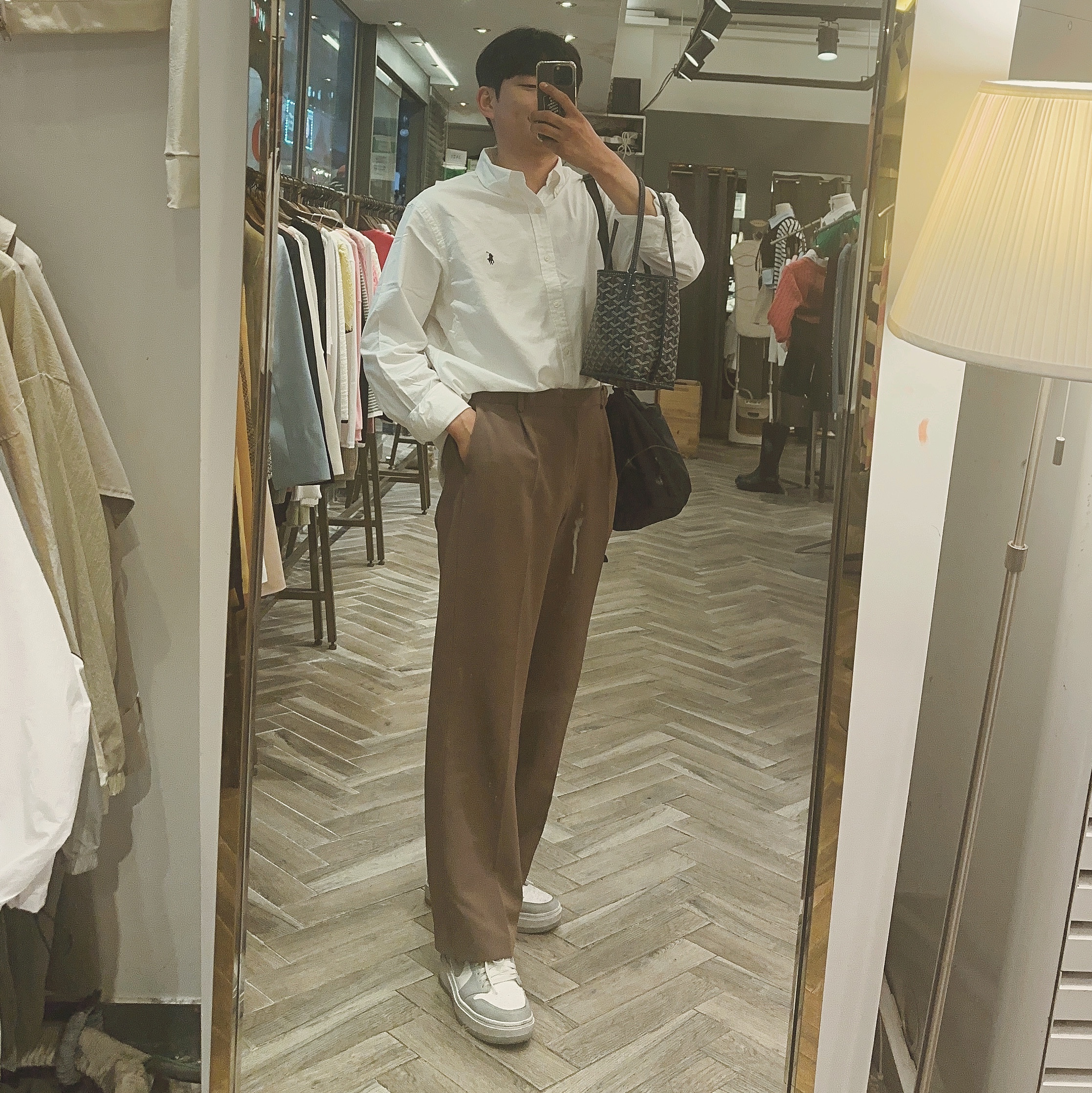 [30% 적립] Polo Ralph Lauren Classic Fit Garment Dyed Oxford Shirt White 착용 스타일
