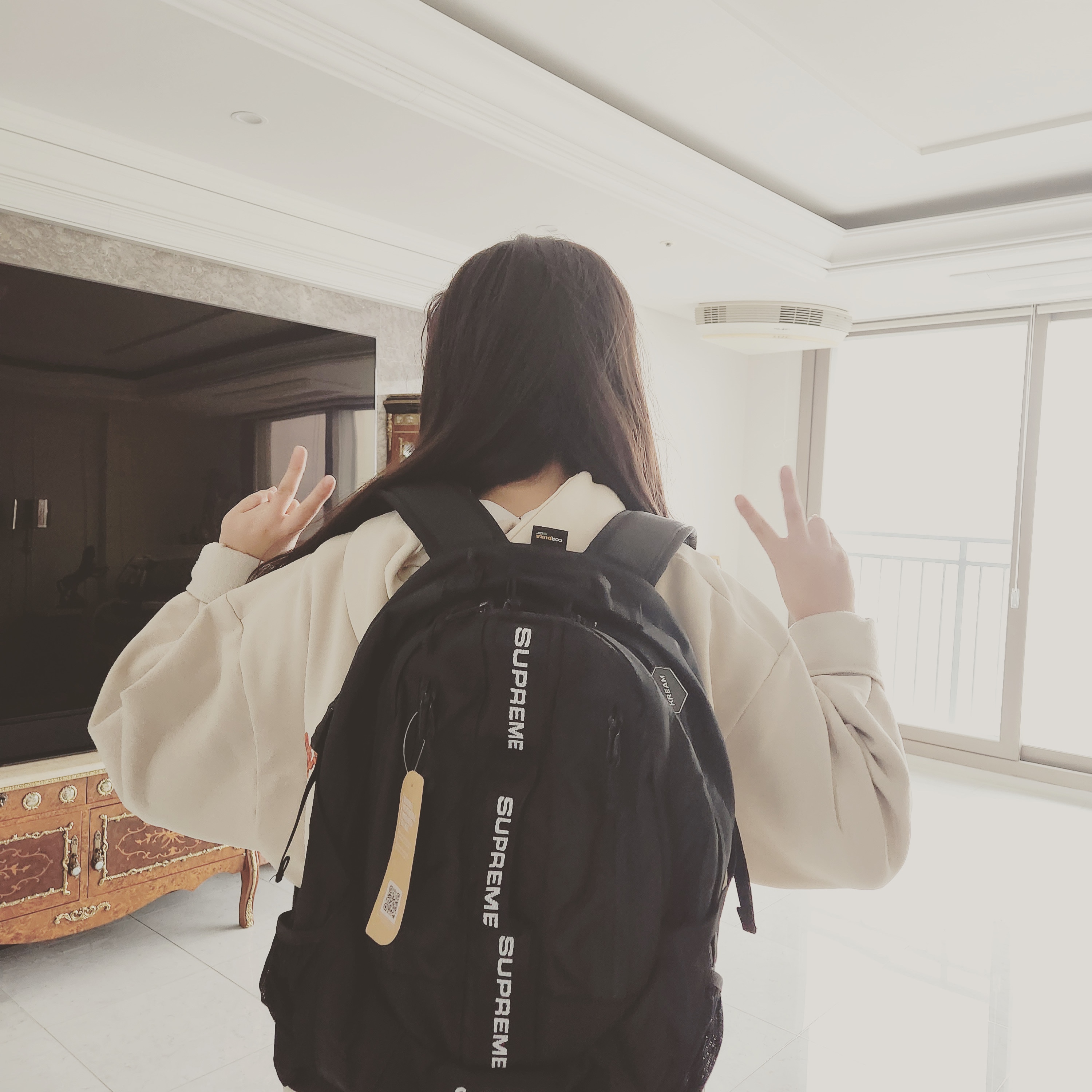 Supreme Backpack Black - 22FW 착용 스타일