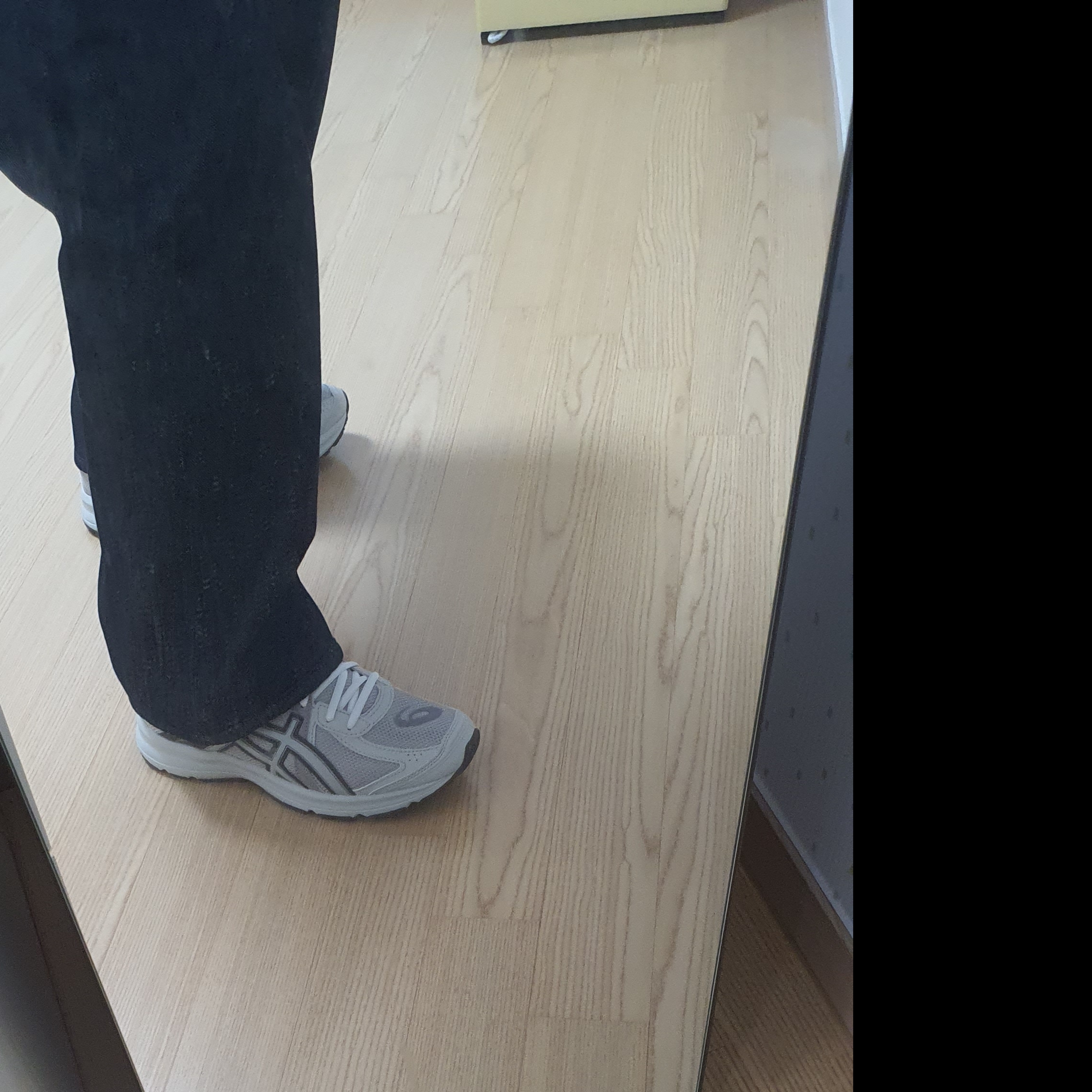 Asics Jog 100 S Birch - 2E Wide 착용 스타일 - 2
