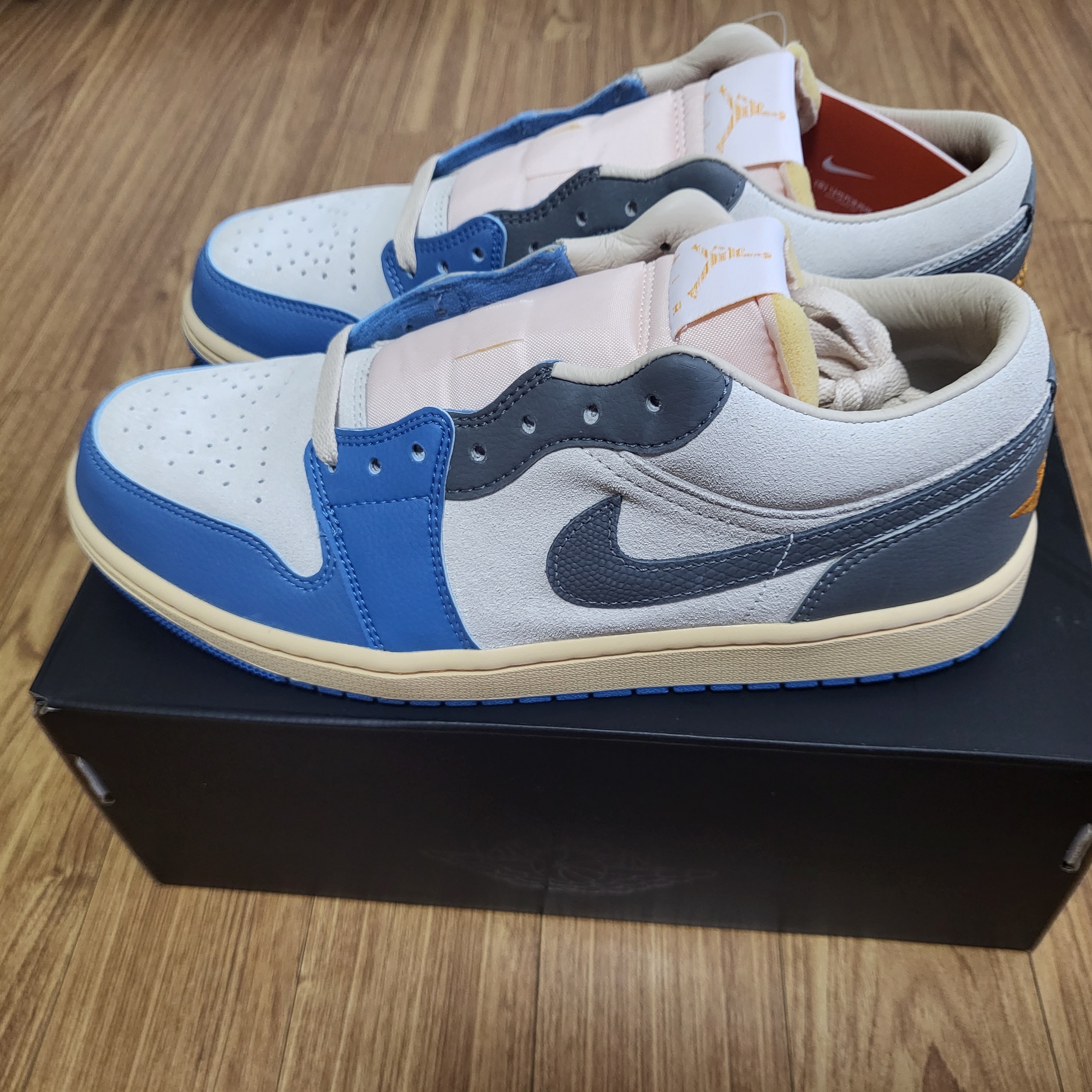Jordan 1 Low SE Tokyo 96 착용 스타일