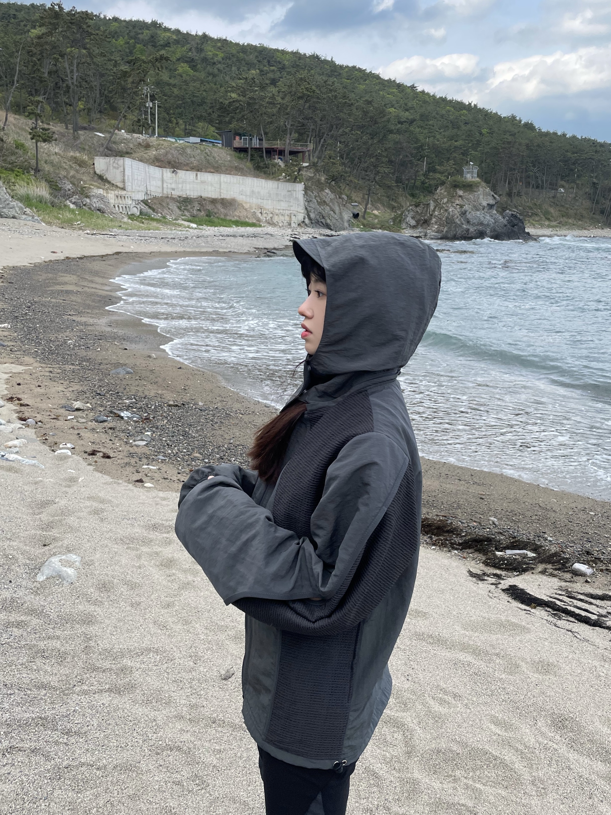 (W) Mischief Lightweight Mountain Pants Black 착용 스타일 - 3