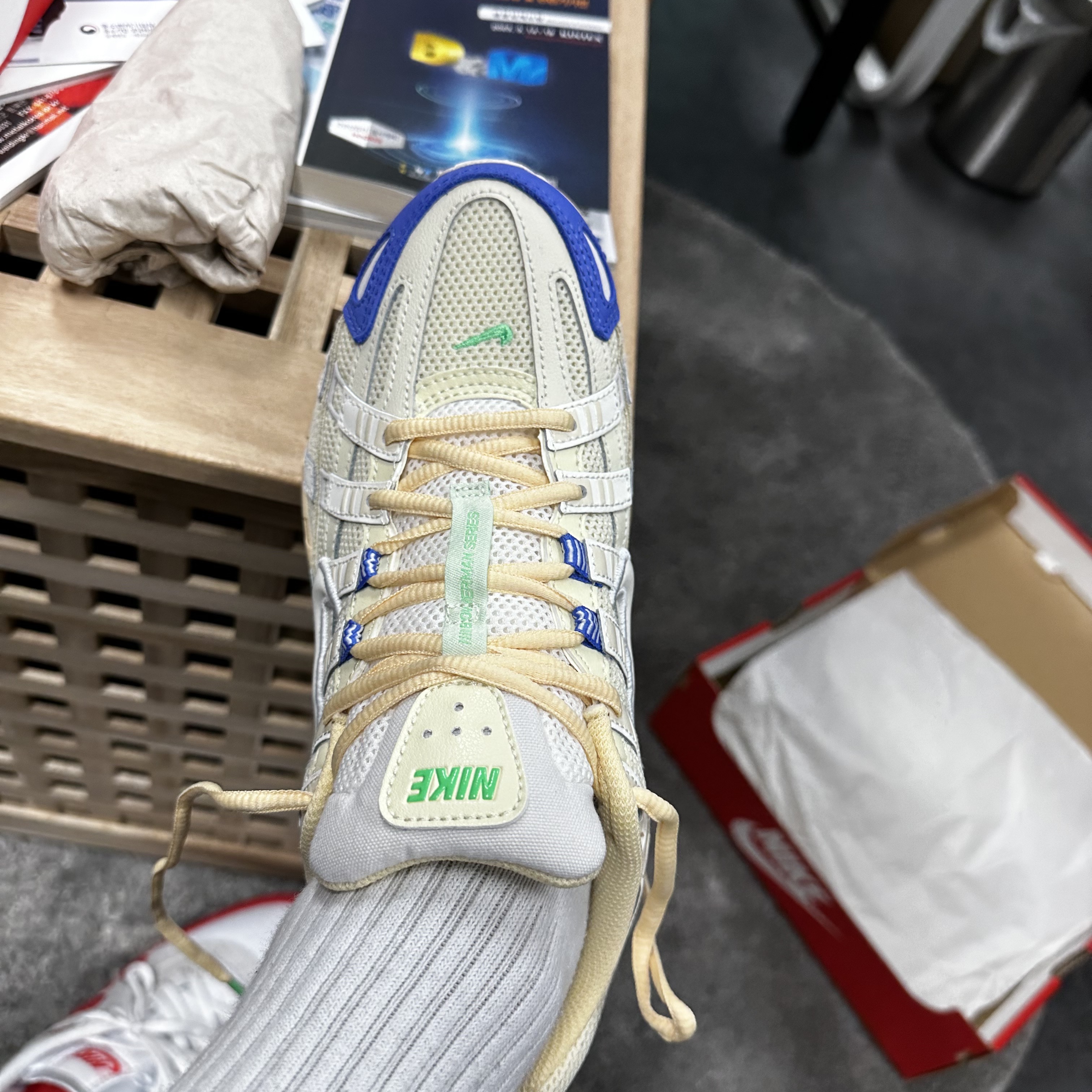 Nike P-6000 Coconut Milk Medium Blue, Nike Air Max 1 '86 Original Big Bubble 착용 스타일 - 4