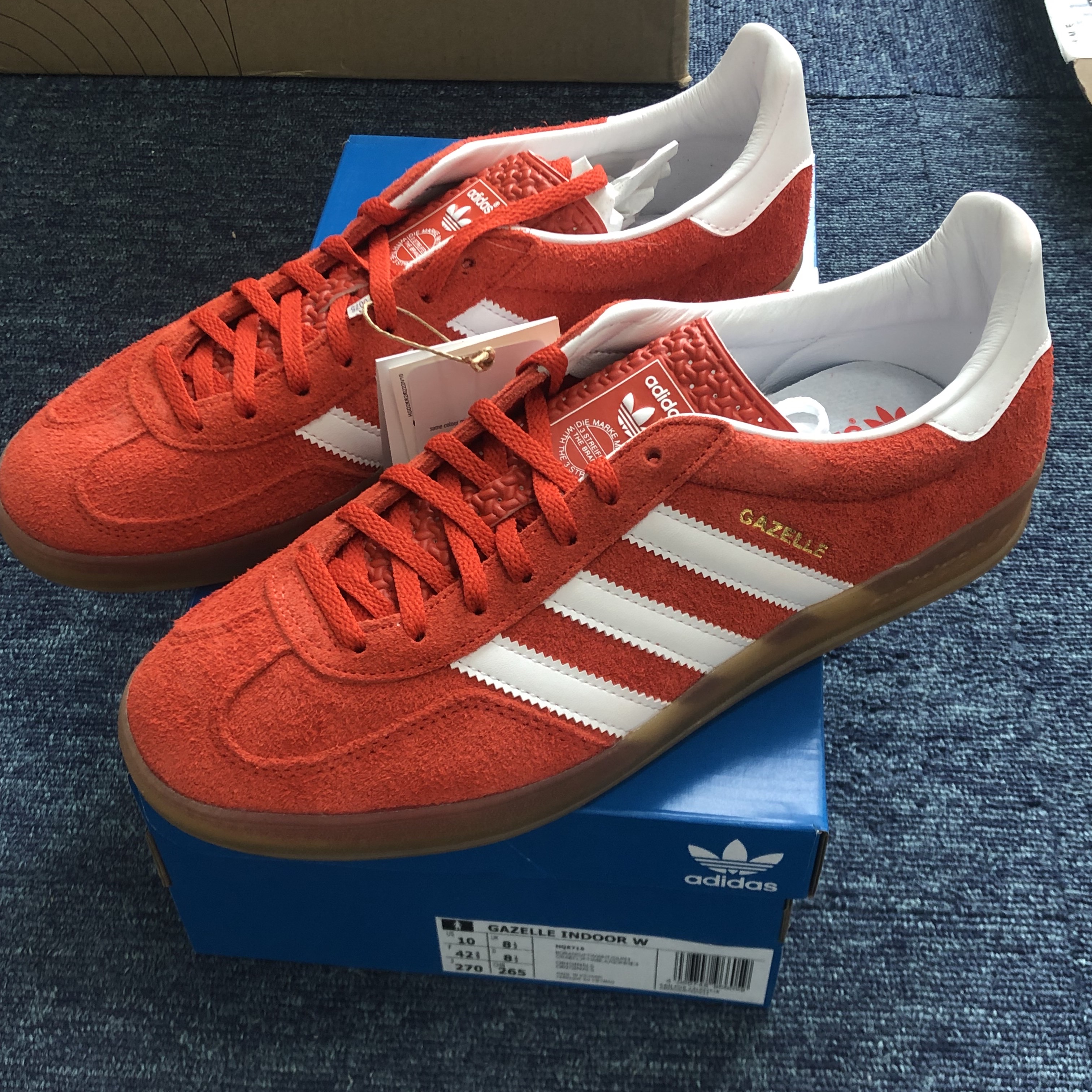 (W) Adidas Gazelle Indoor Bold Orange Cloud White 착용 스타일