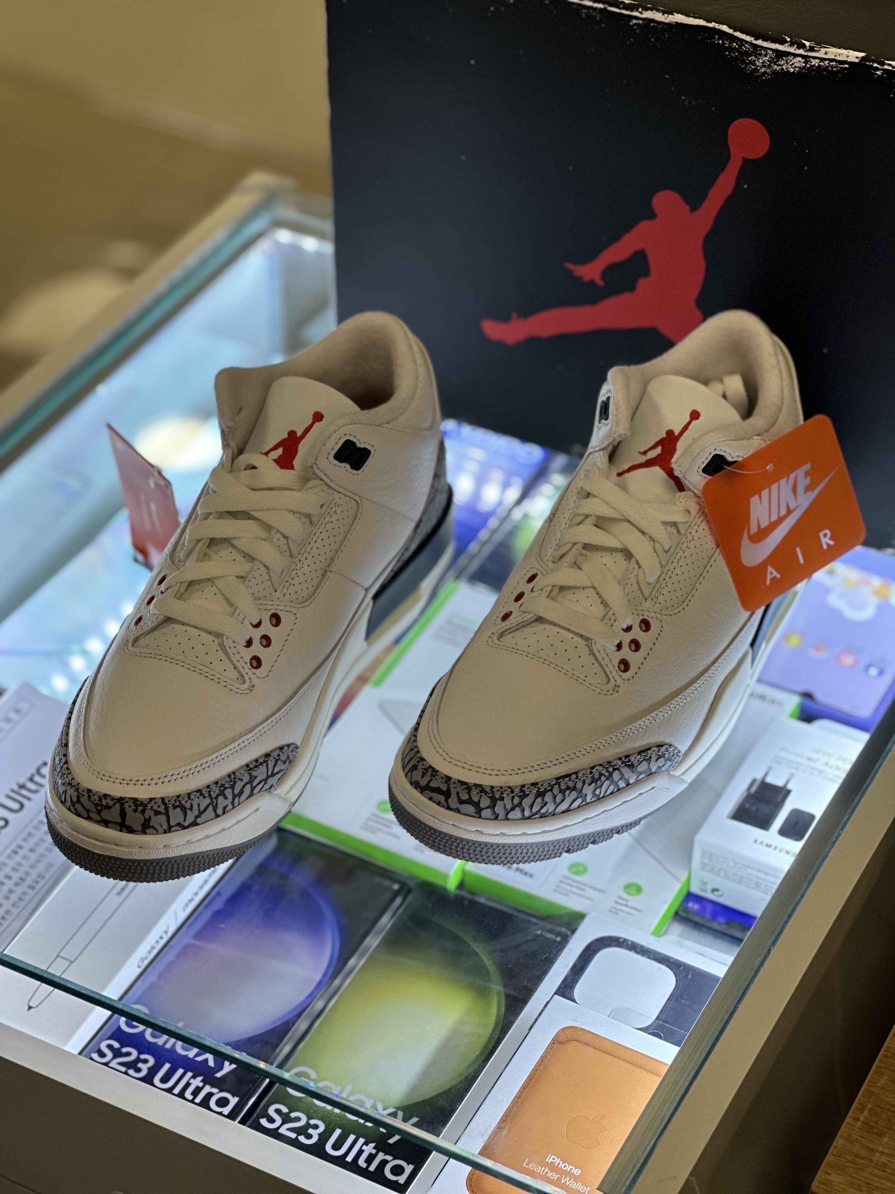 Jordan 3 Retro White Cement Reimagined 착용 스타일 - 1