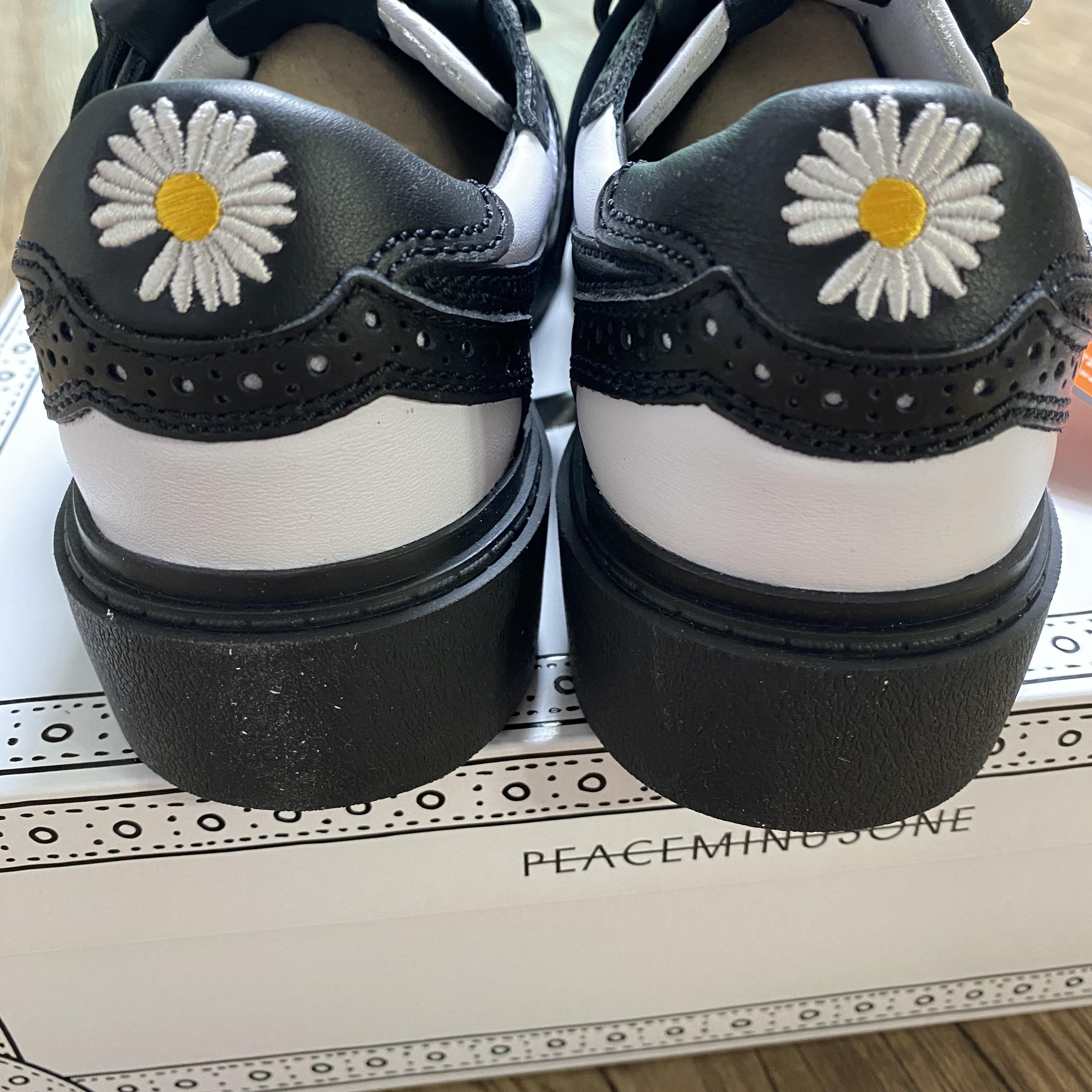 Nike x Peaceminusone Kwondo1 Black and White 착용 스타일 - 1