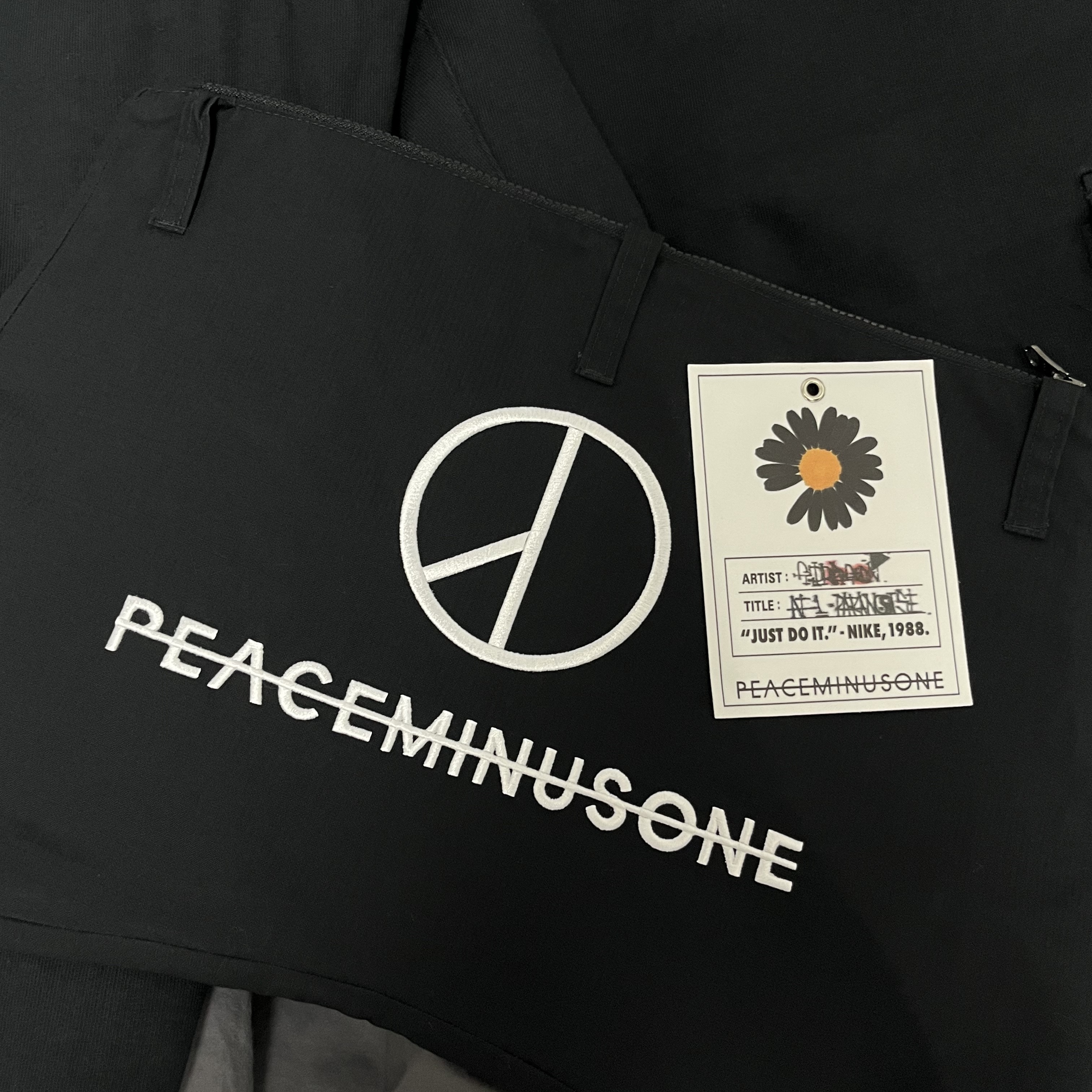 Nike x Peaceminusone Wide Pants Black (DR0096-010) 착용 스타일