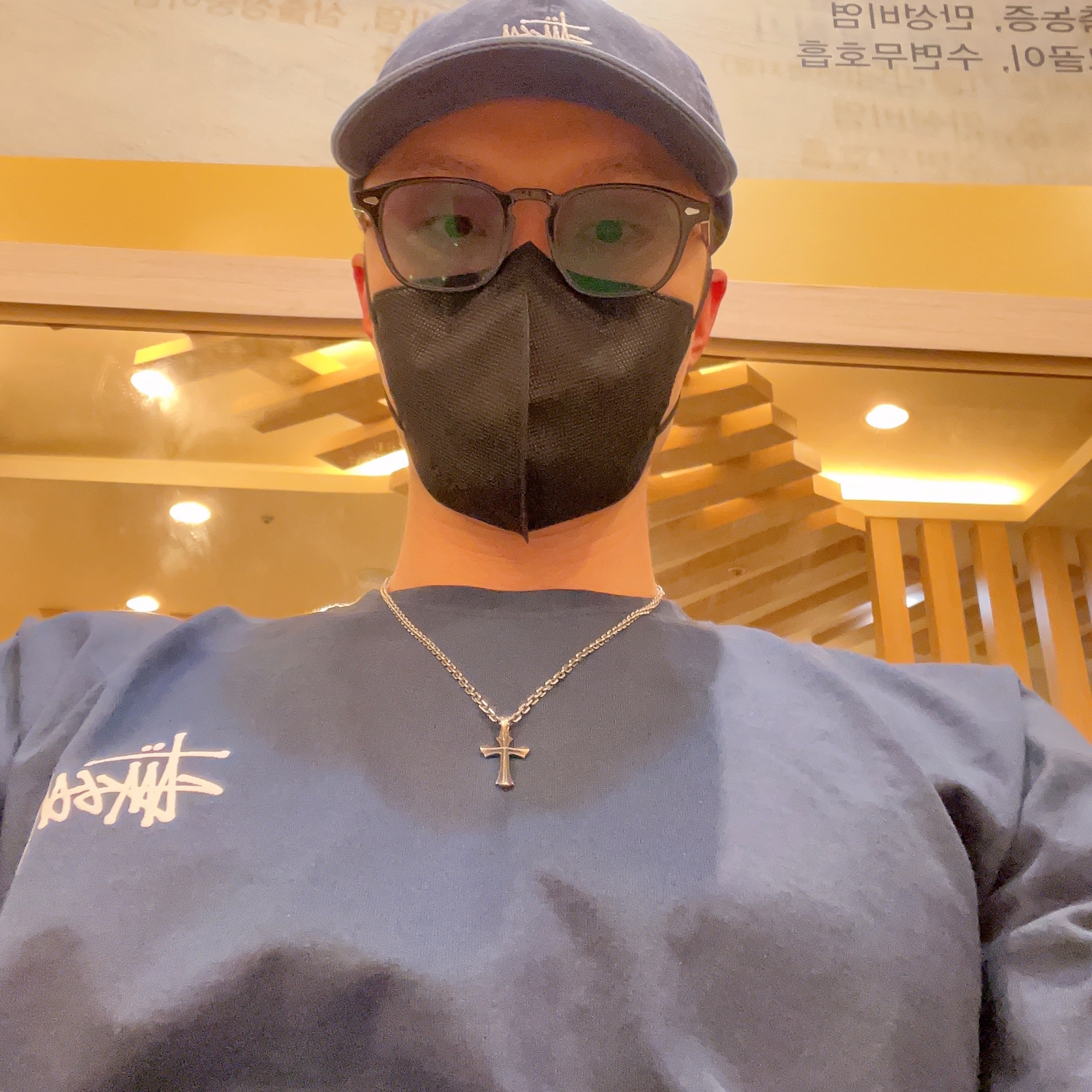 Stussy Washed Stock Low Pro Cap Navy, Stussy Basic Stussy T-Shirt Navy 2023 착용 스타일