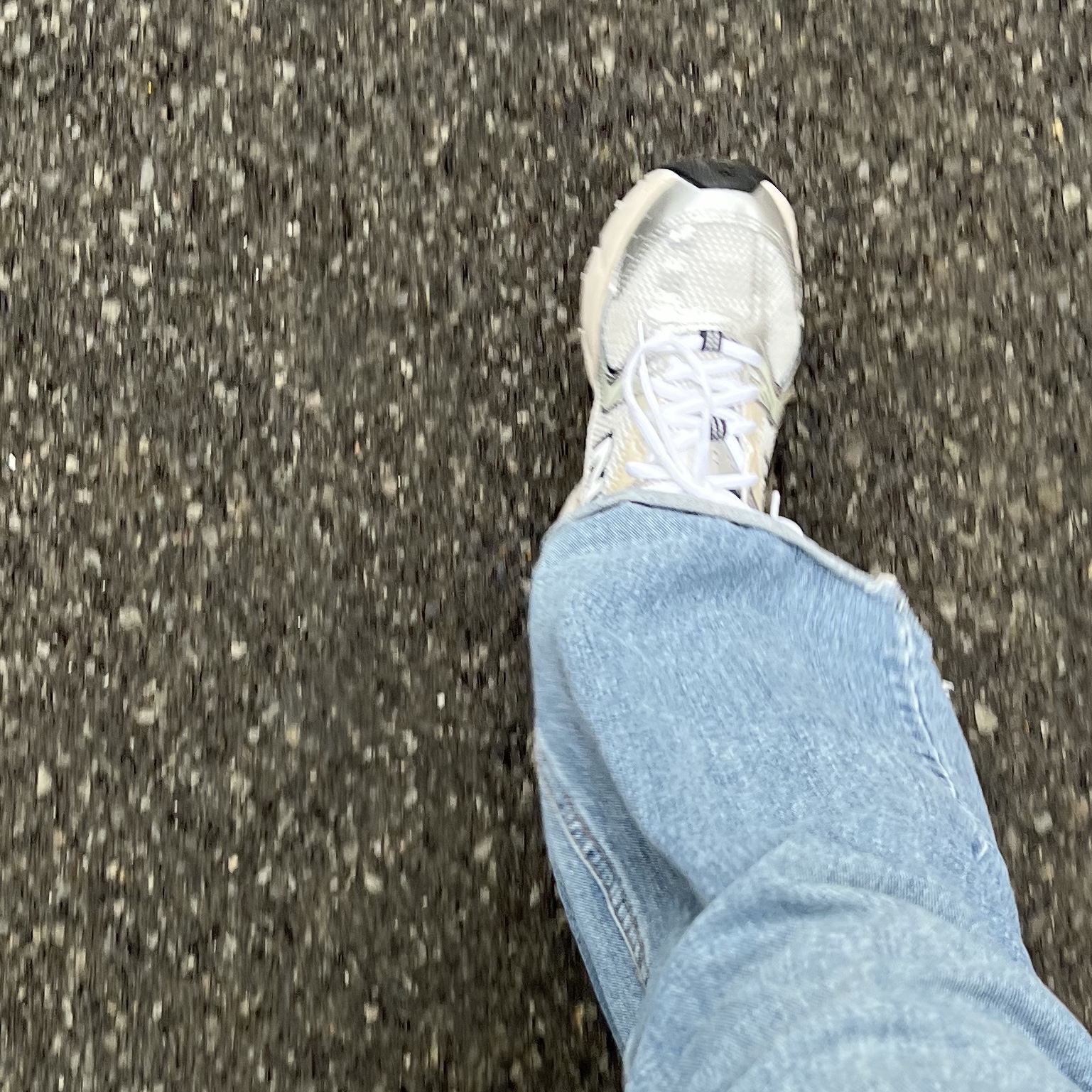 New Balance 530 Steel Grey 착용 스타일 - 2