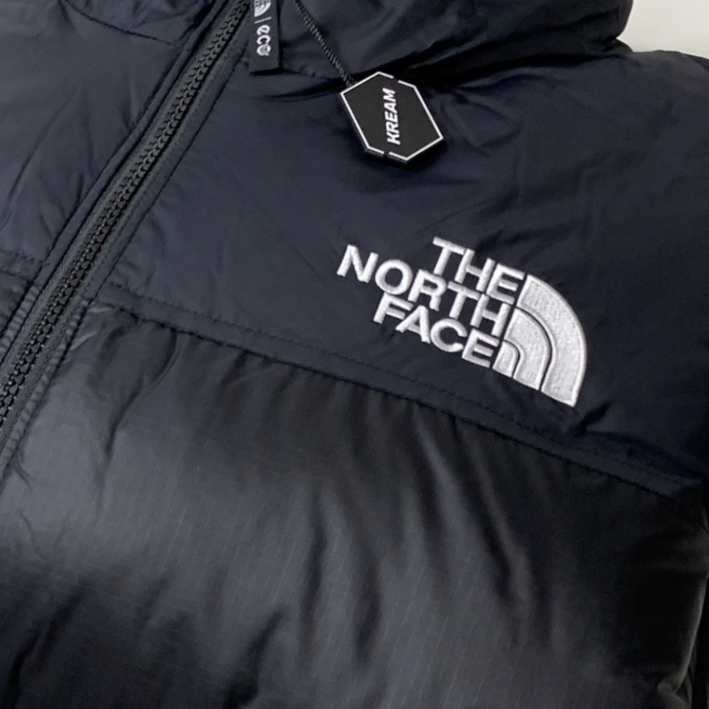 The North Face 1996 Eco Nuptse Jacket Black 착용 스타일