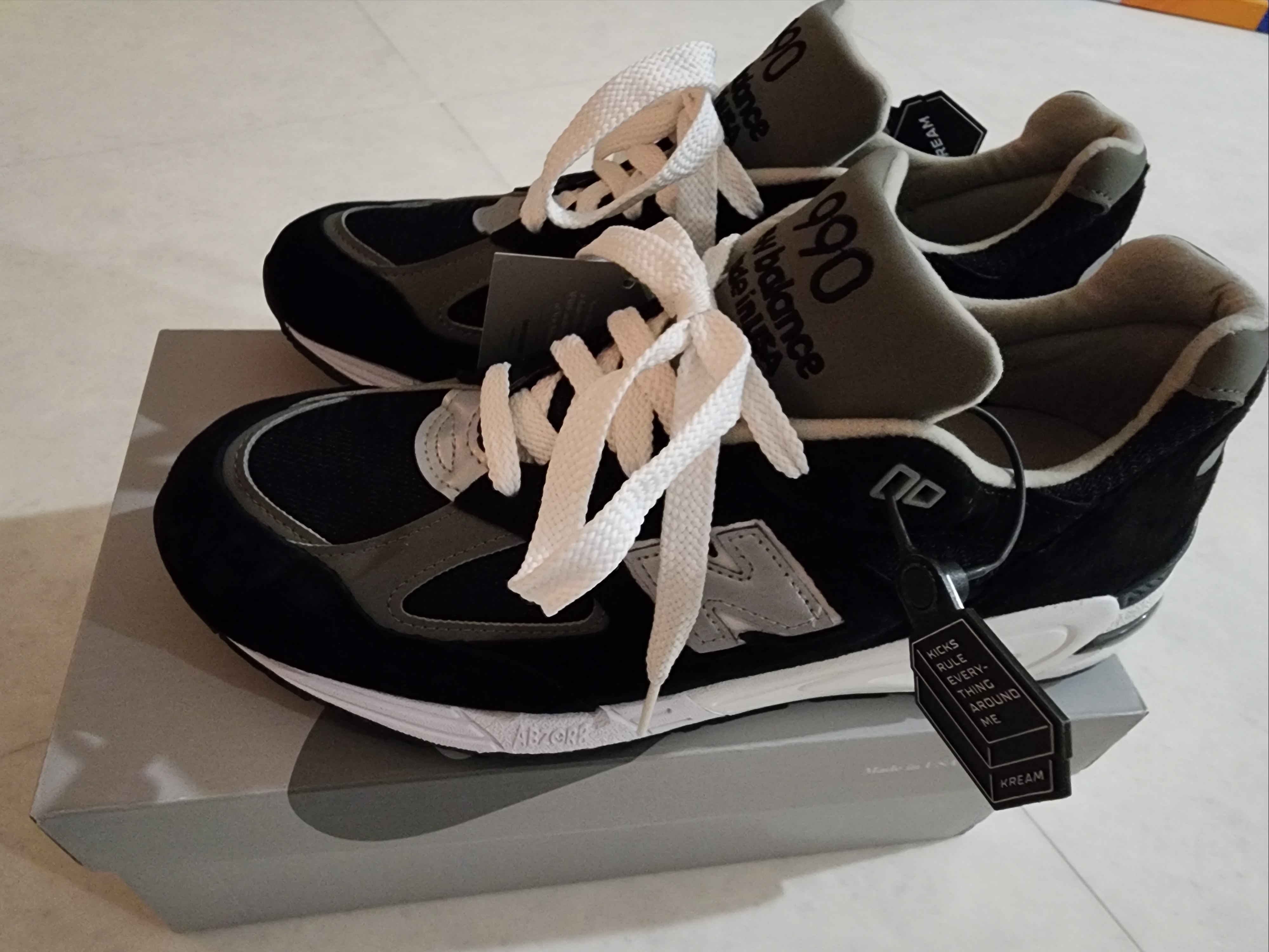 New Balance 990v2 Made in USA Black 착용 스타일