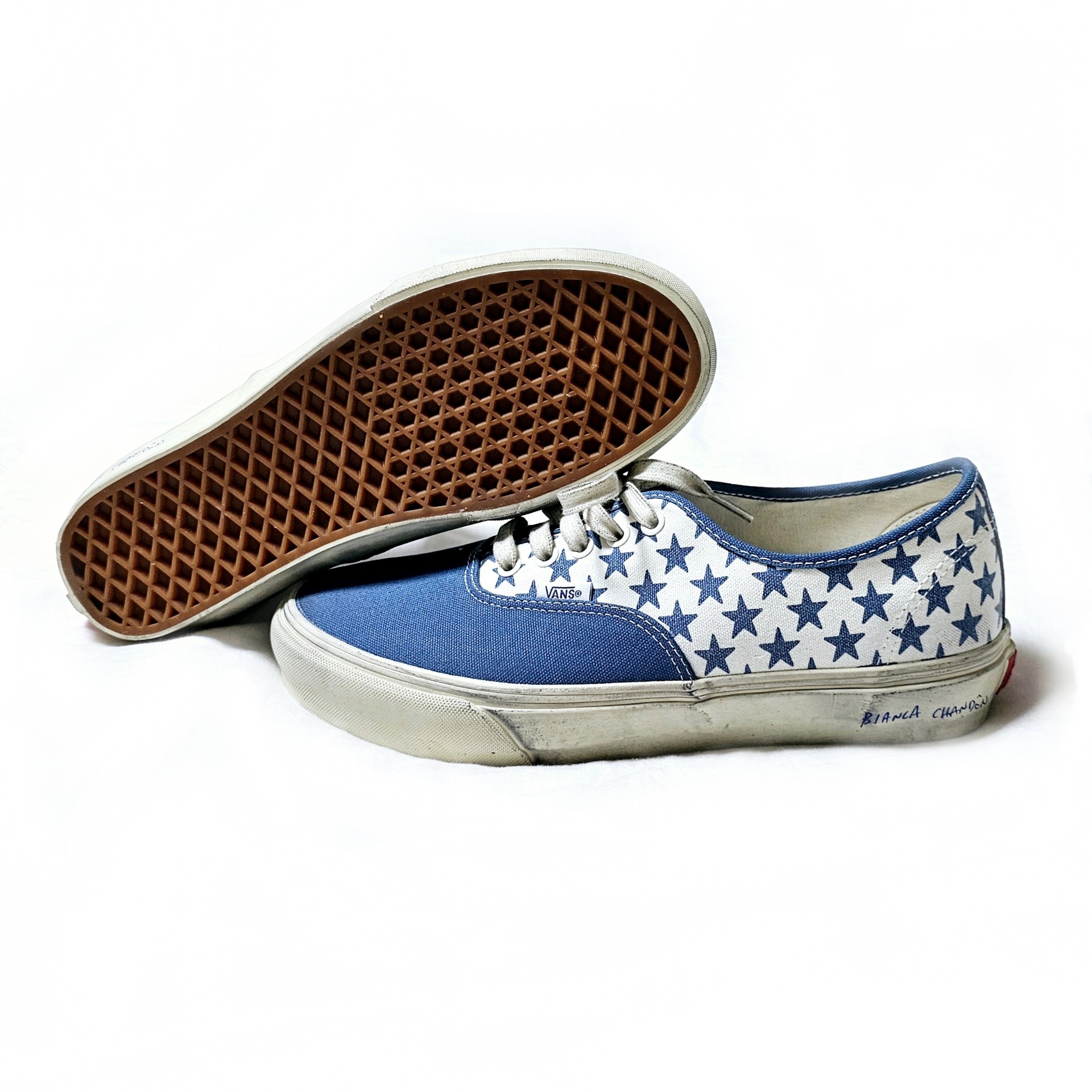 Vans Vault x Bianca Chandon Authentic LX Stressed Navy White 착용 스타일 - 1