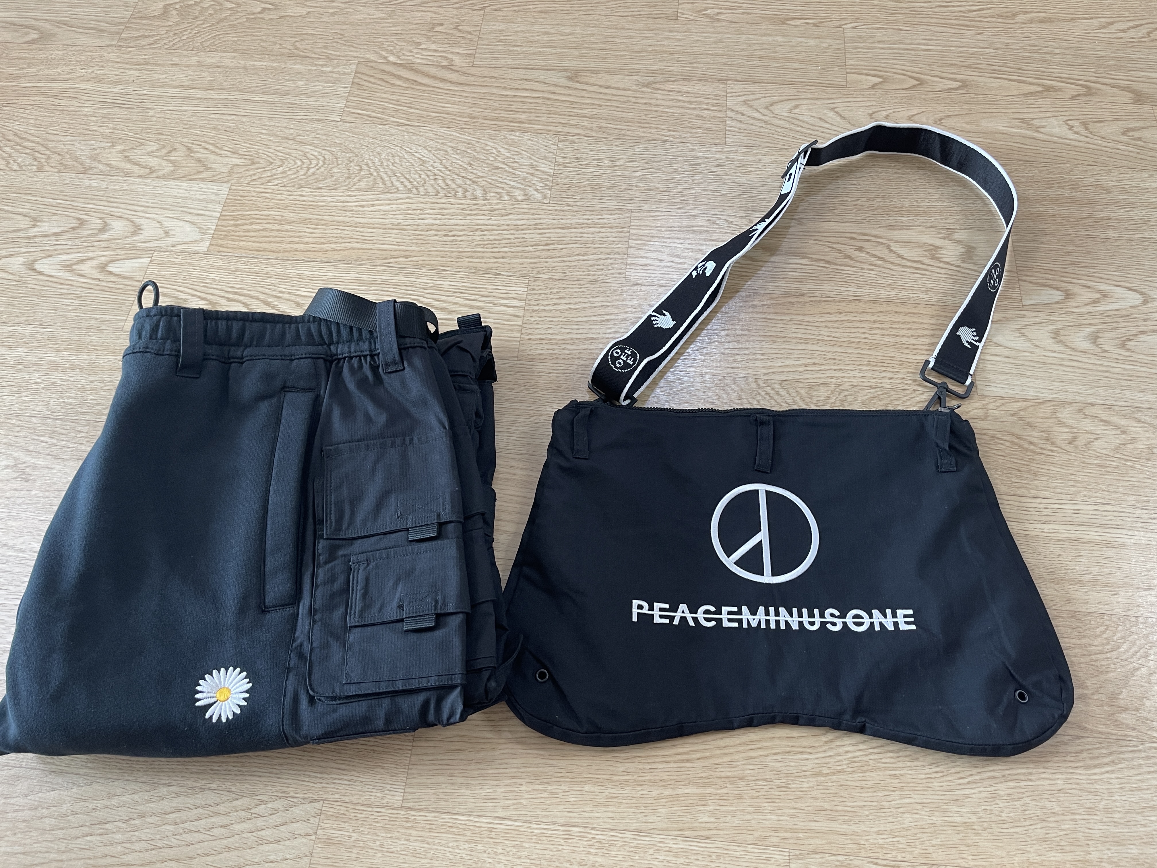Nike x Peaceminusone Wide Pants Black (DR0096-010) 착용 스타일