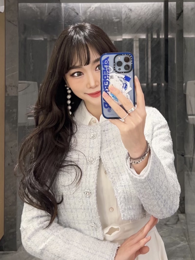 Casetify x Ader Error iPhone Sticker Magsafe Case Clear, Gucci Interlocking G Bracelet Silver 착용 스타일