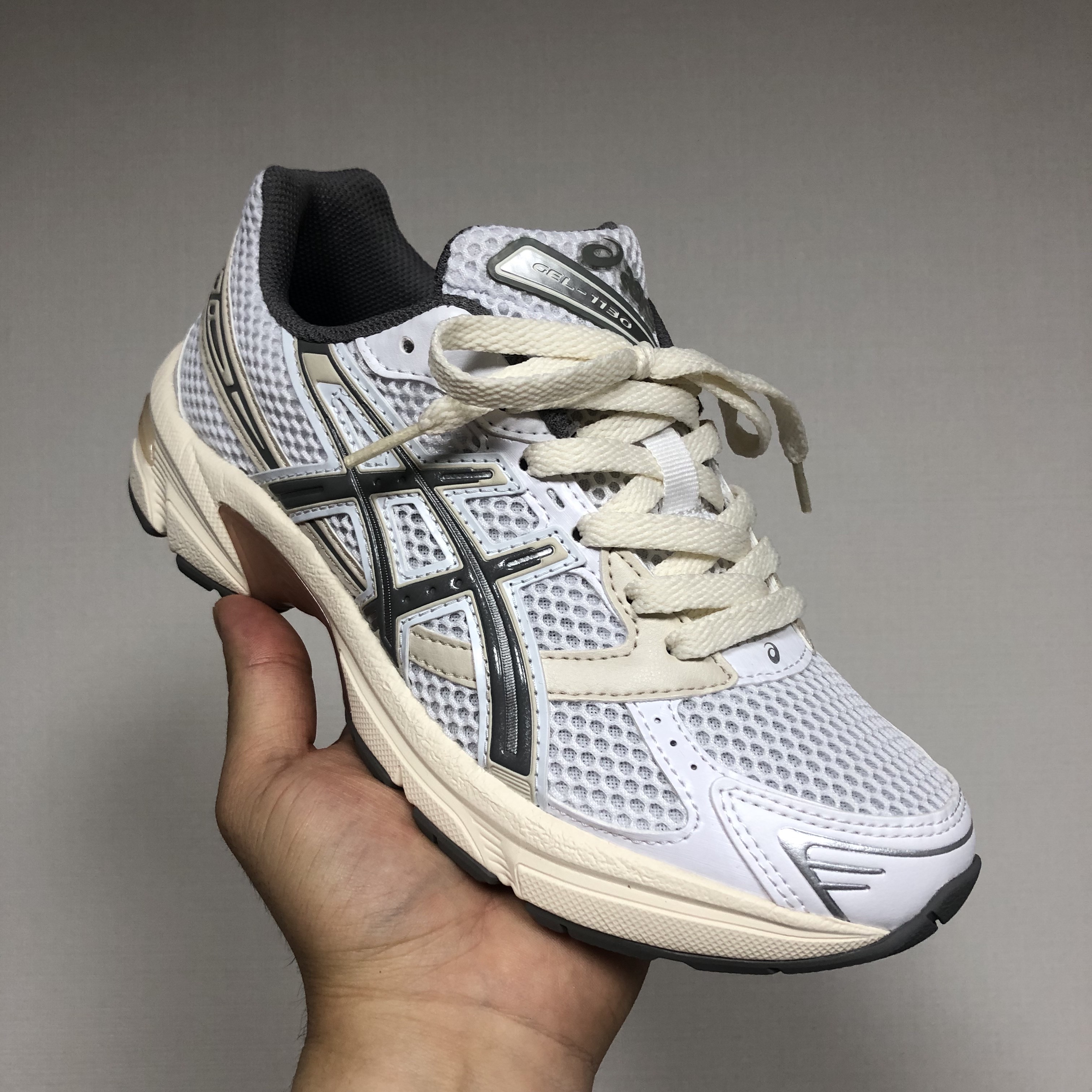 Asics Gel-1130 White Clay Grey 착용 스타일