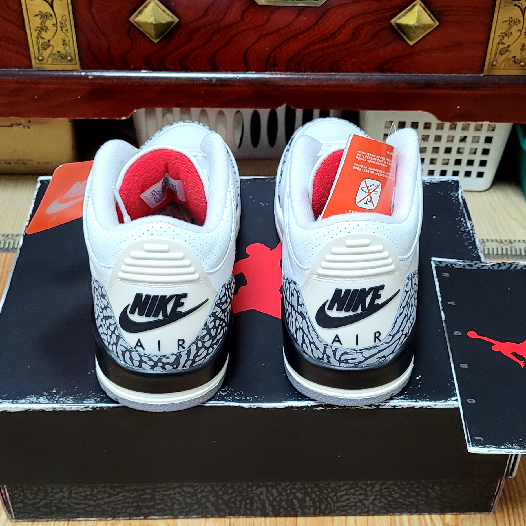 Jordan 3 Retro White Cement Reimagined 착용 스타일 - 4