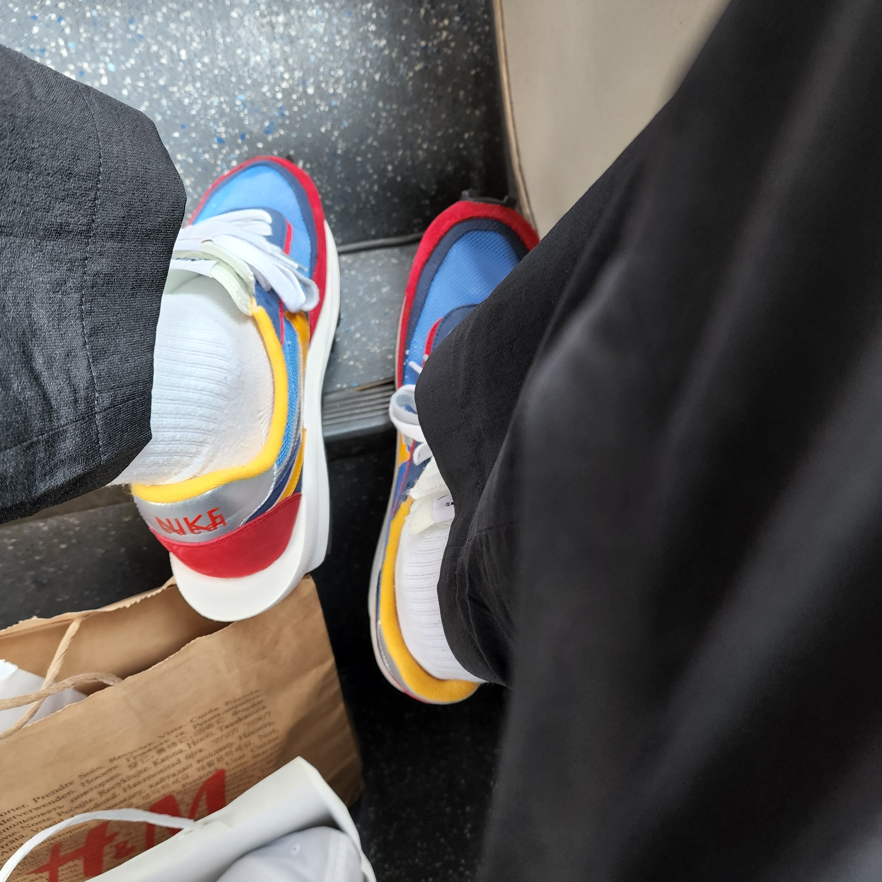 Nike x Sacai LDWaffle Blue Multi 착용 스타일