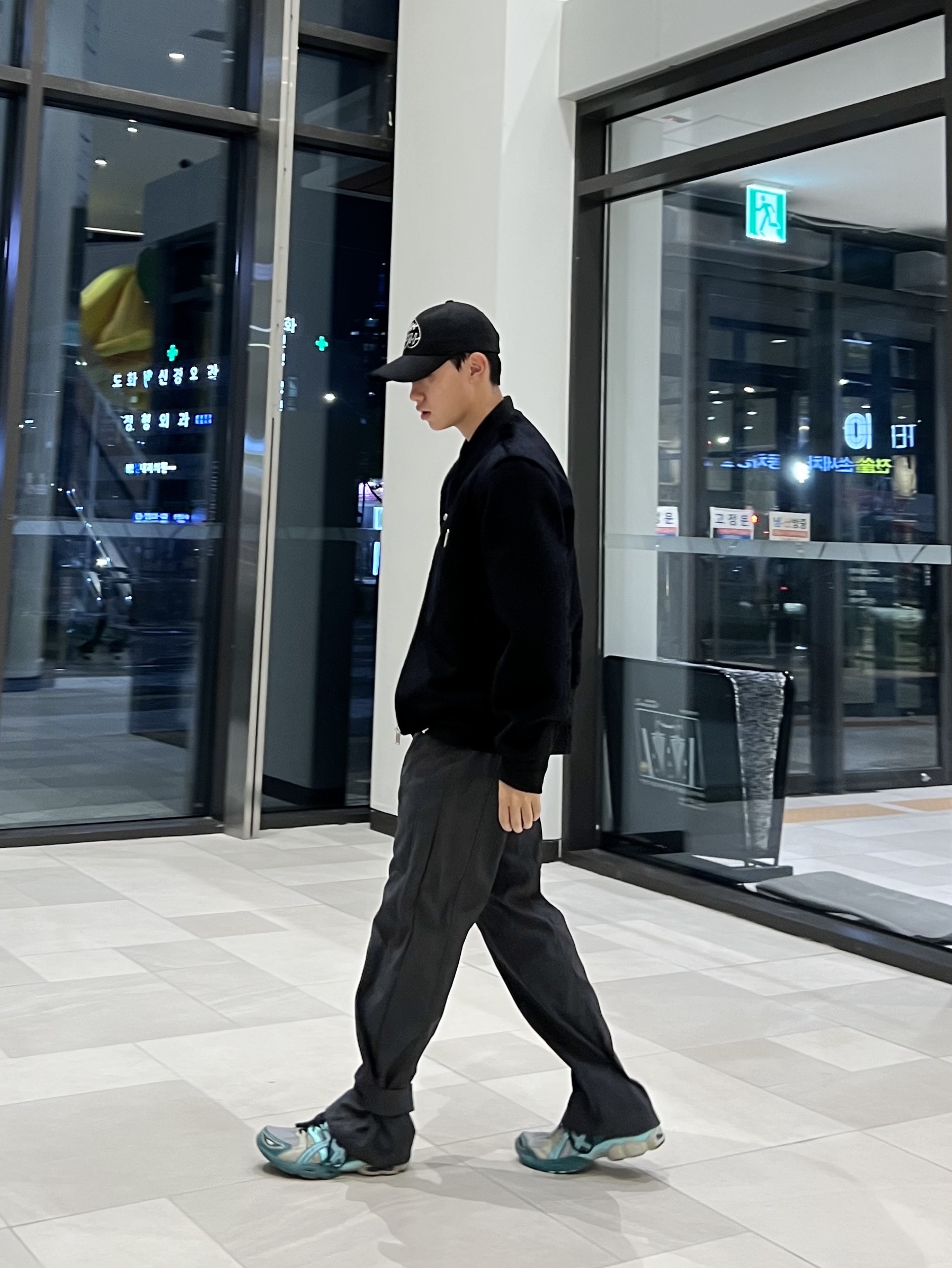 Undermycar Gaudin Alpaca Shoulder Wool Blouson Moonless Night - 22SS, Asics UB3-S Gel-Nimbus 9 Piedmont Grey 착용 스타일 - 2