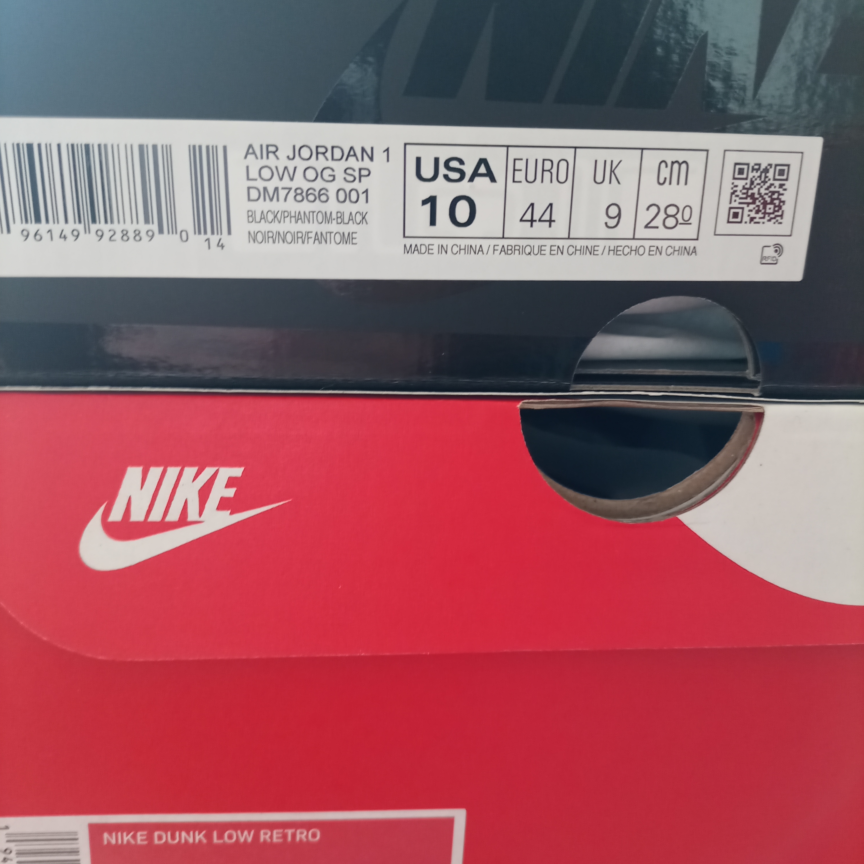 Jordan 1 x Travis Scott Retro Low OG SP Black Phantom, Nike Dunk Low Retro Black 착용 스타일 - 3