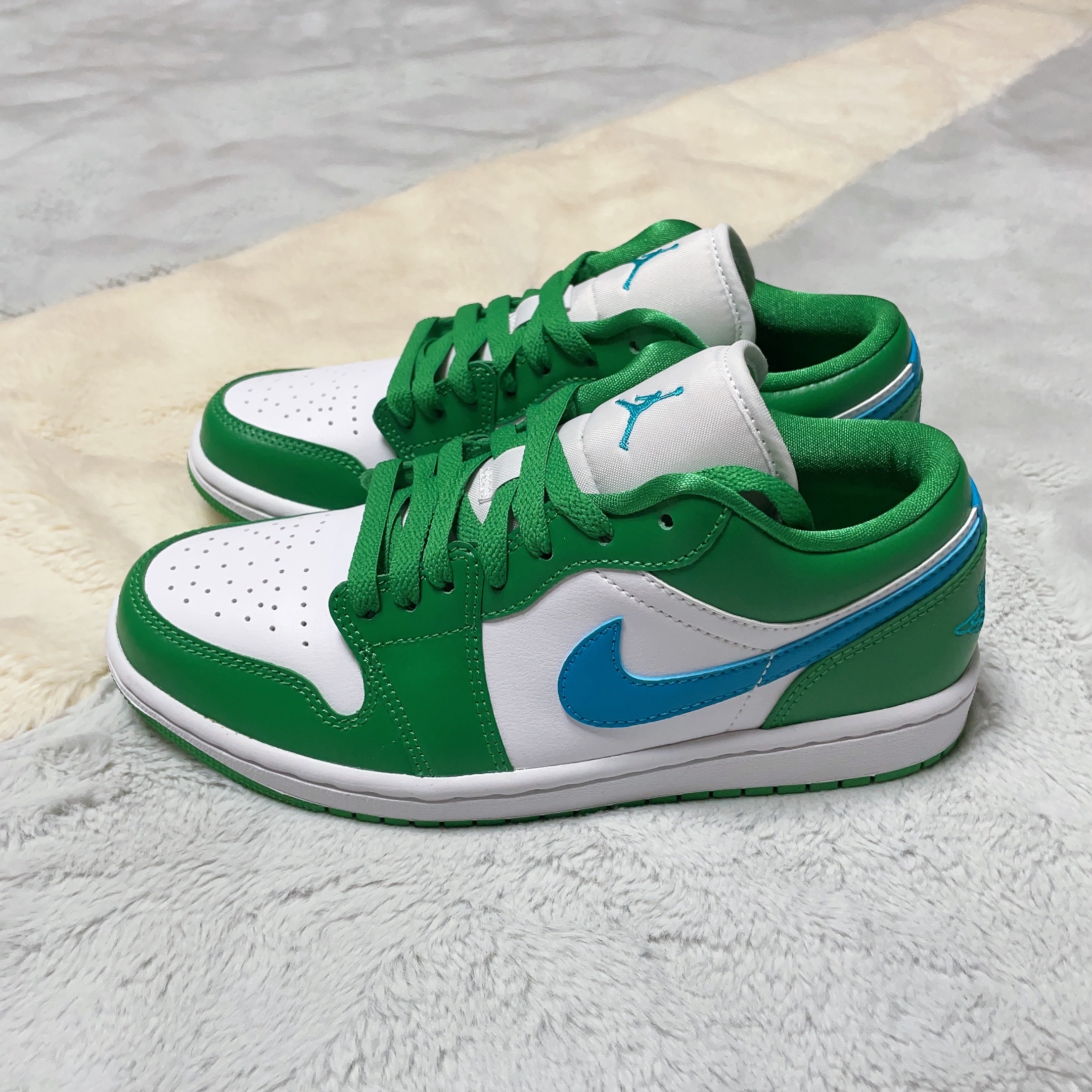 (W) Jordan 1 Low Lucky Green 착용 스타일 - 1