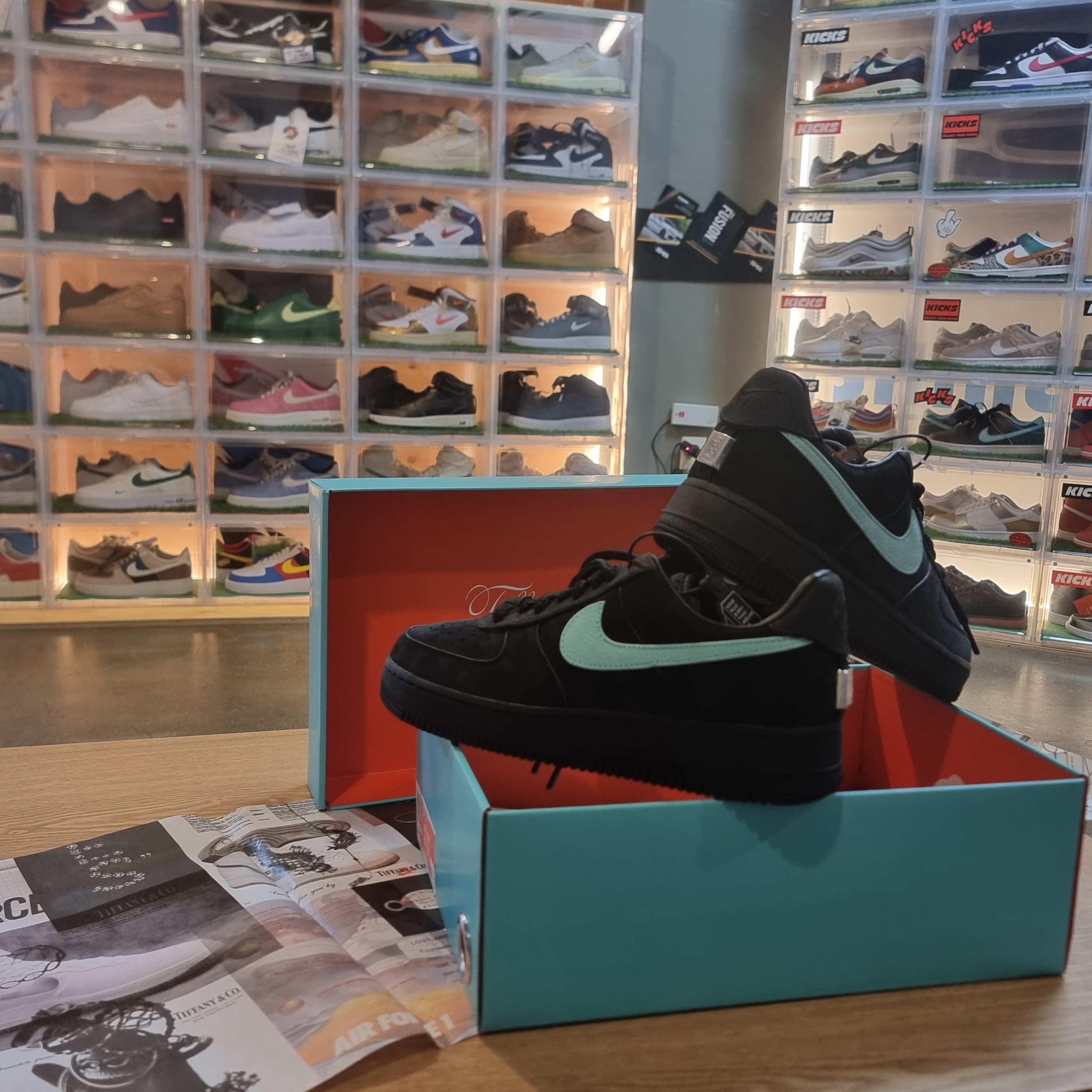 Nike x Tiffany & Co. Air Force 1 Low SP 1837 착용 스타일 - 1