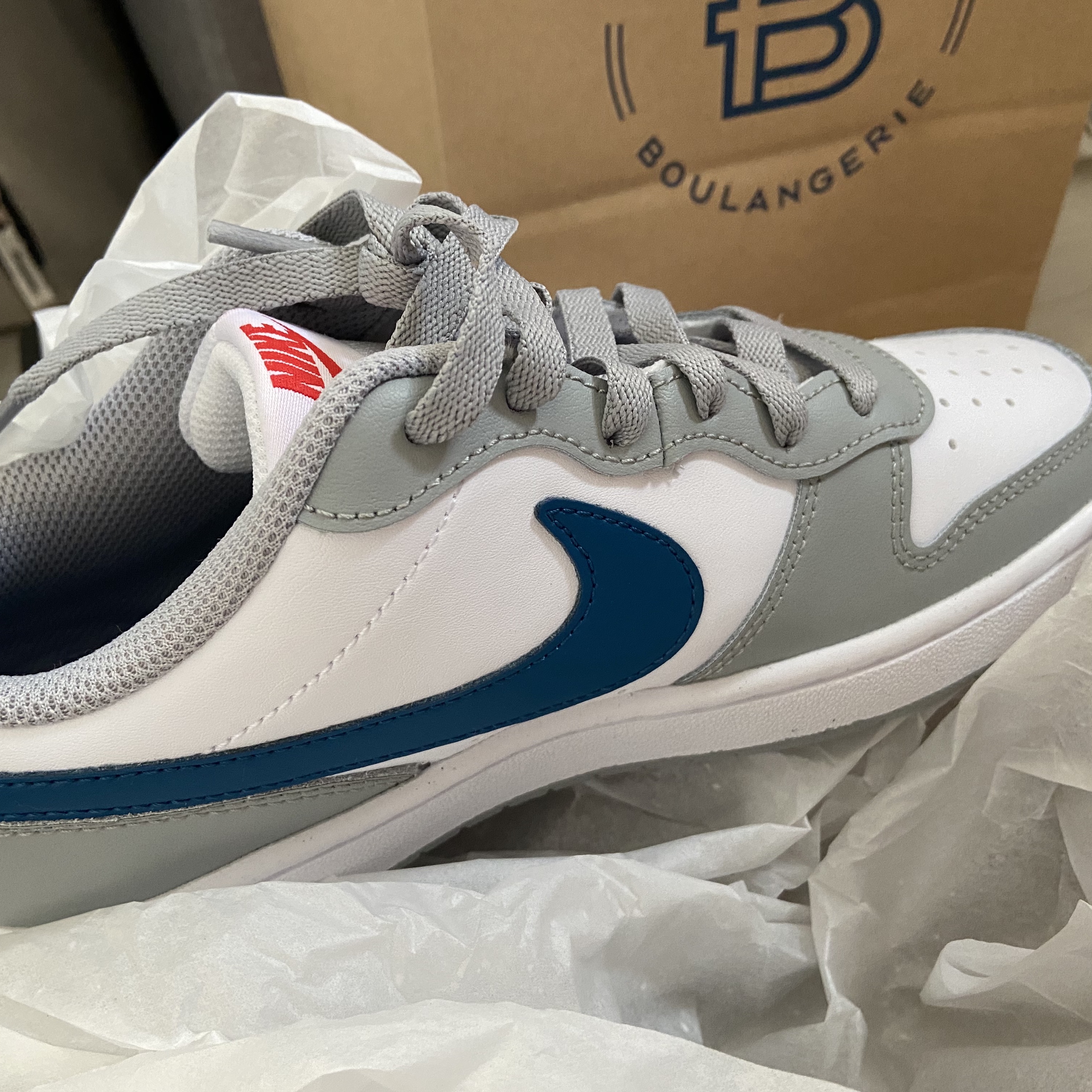 (GS) Nike Court Borough Low 2 Light Smoke Grey 착용 스타일 - 2