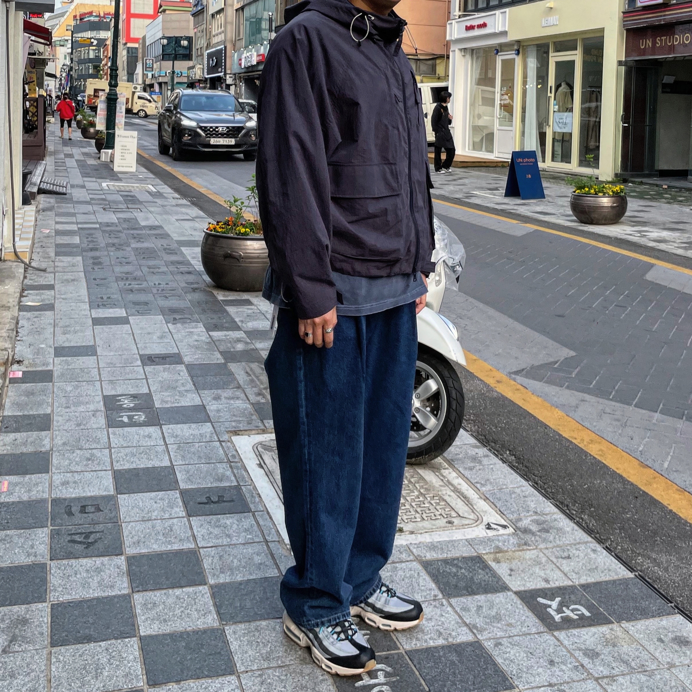 Nike Air Max 95 Light Smoke Grey 착용 스타일