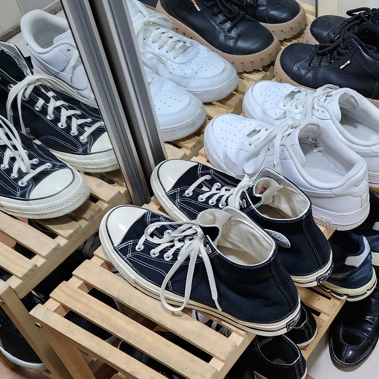 New Balance 2002R Eclipse Castlerock 착용 스타일