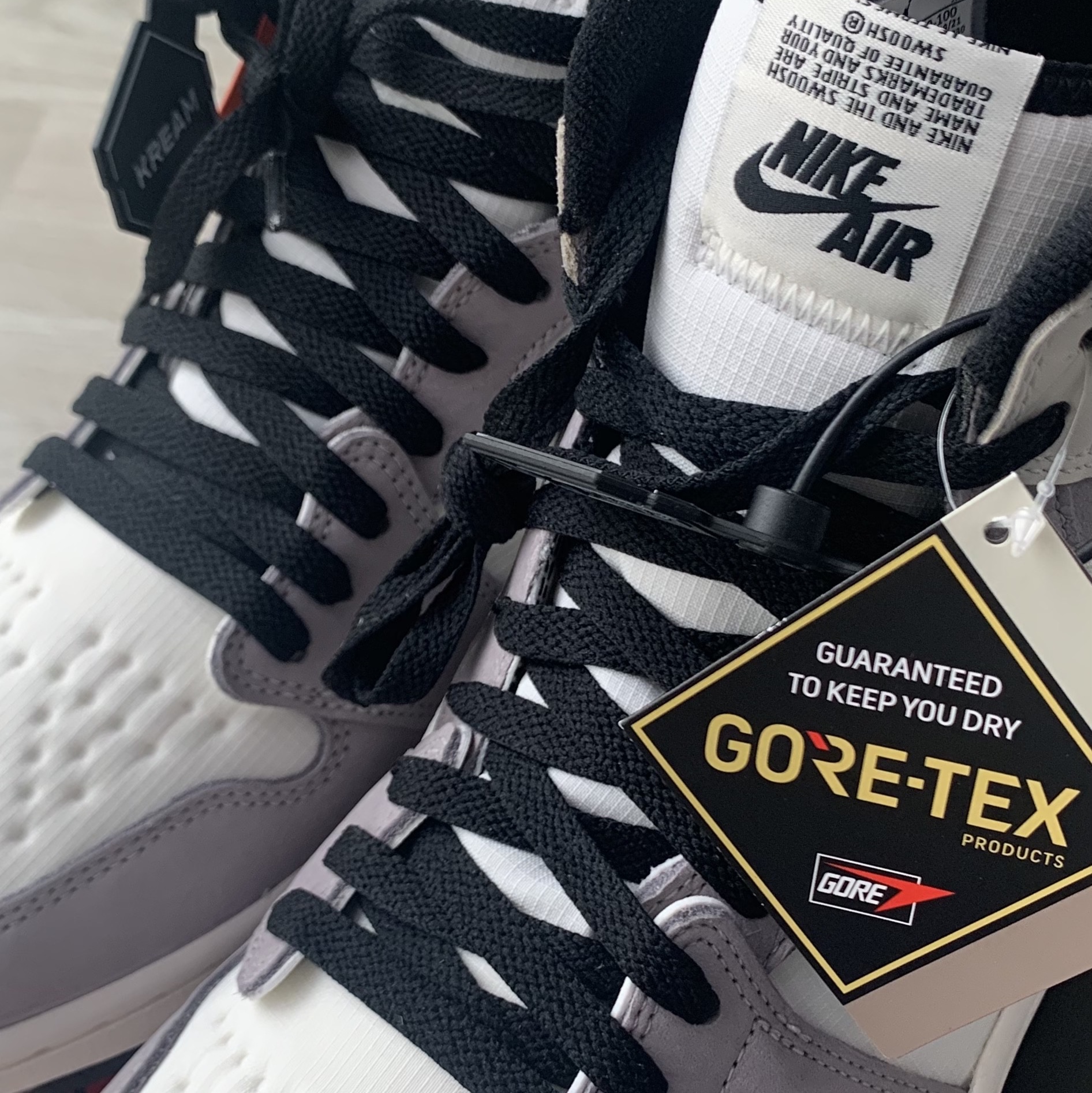 Jordan 1 Element Gore-Tex Sail 착용 스타일 - 3