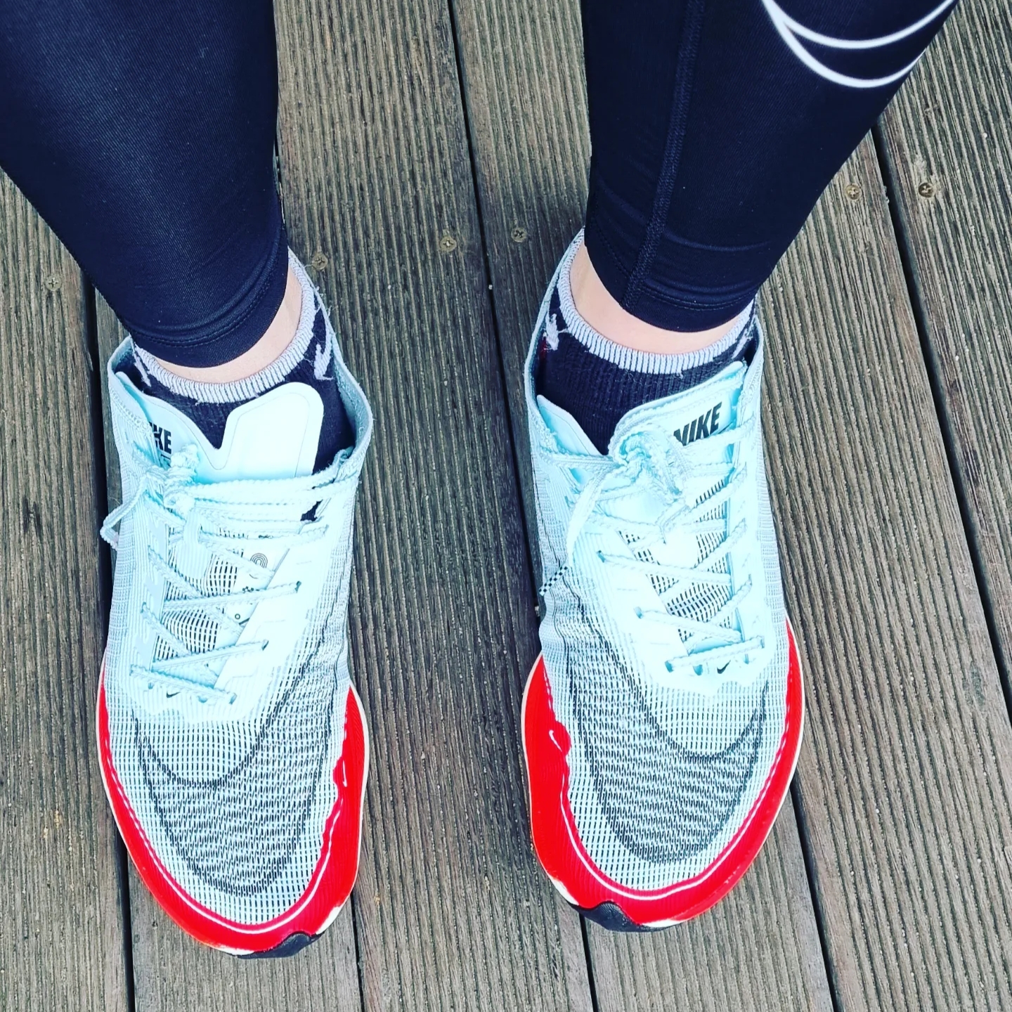Nike ZoomX Vaporfly Next% 2 Glacier Blue 착용 스타일