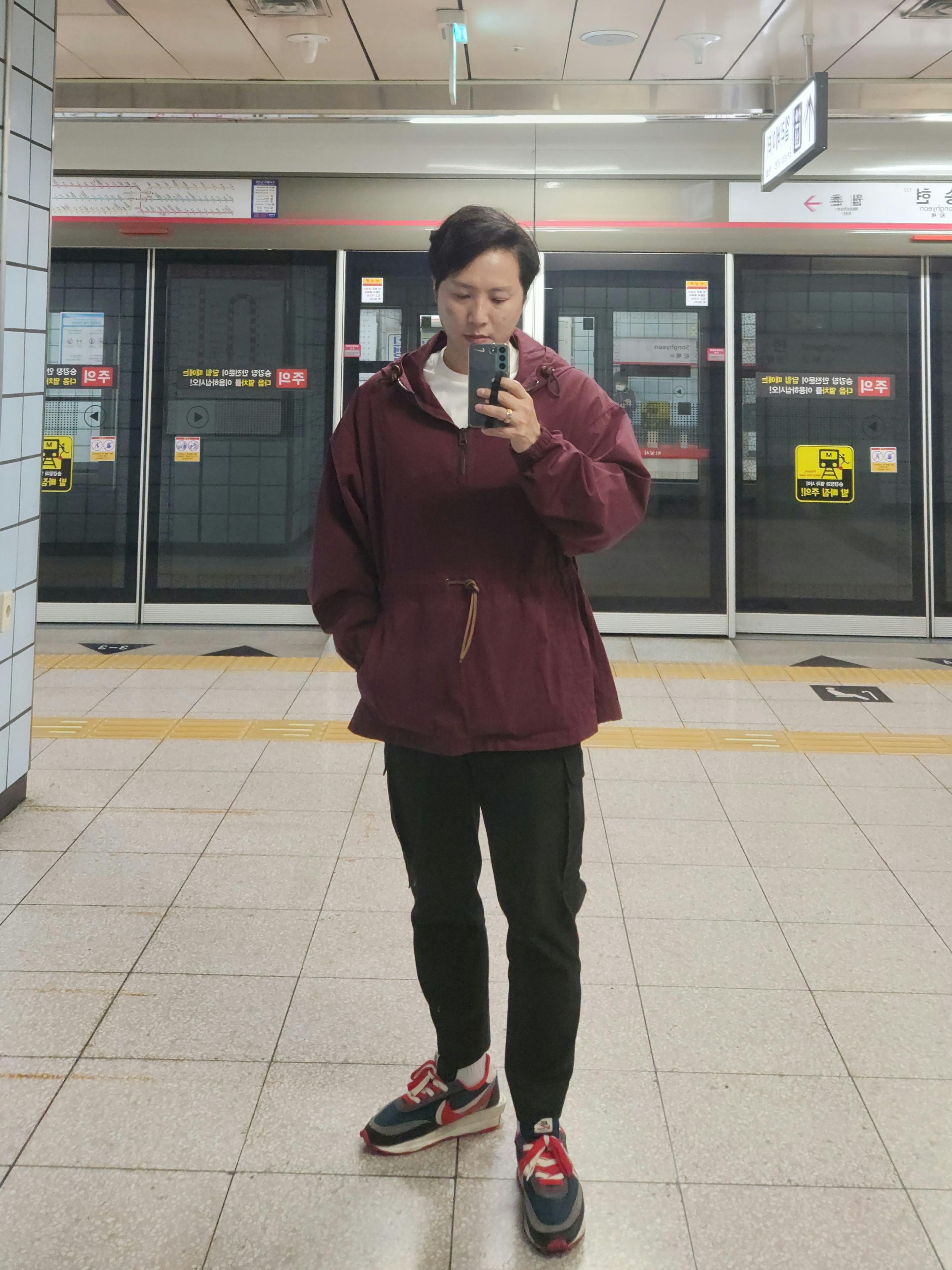 Nike x Sacai x Undercover LDWaffle Midnight Spruce University Red 착용 스타일
