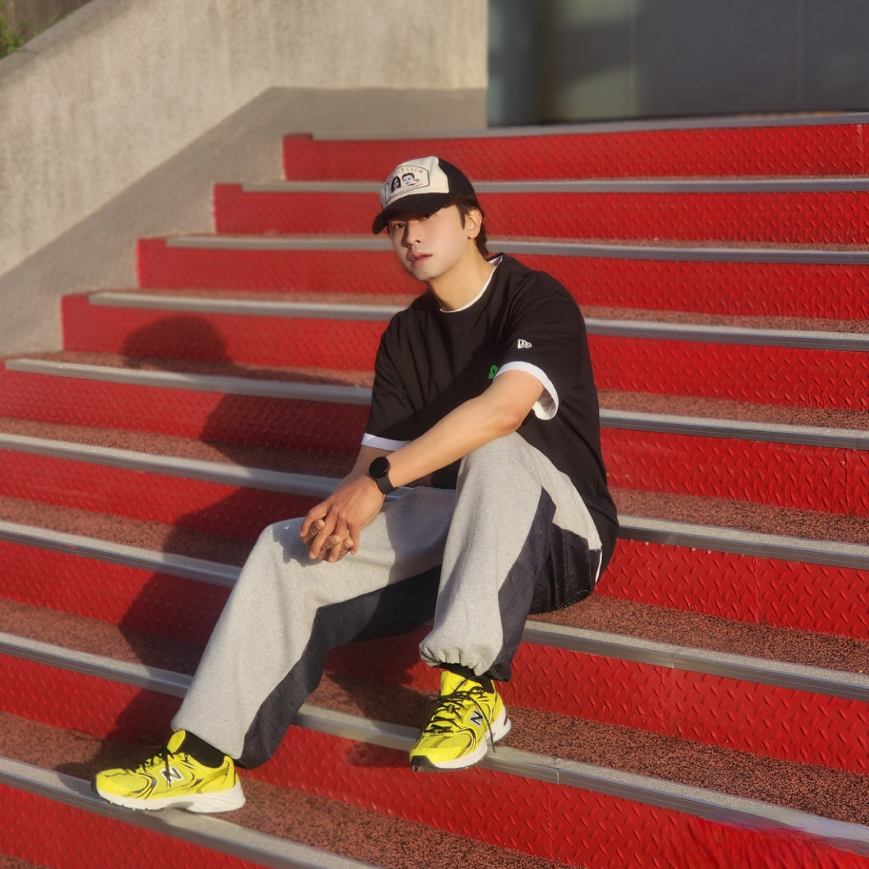 New Balance 530 Yellow 착용 스타일 - 5