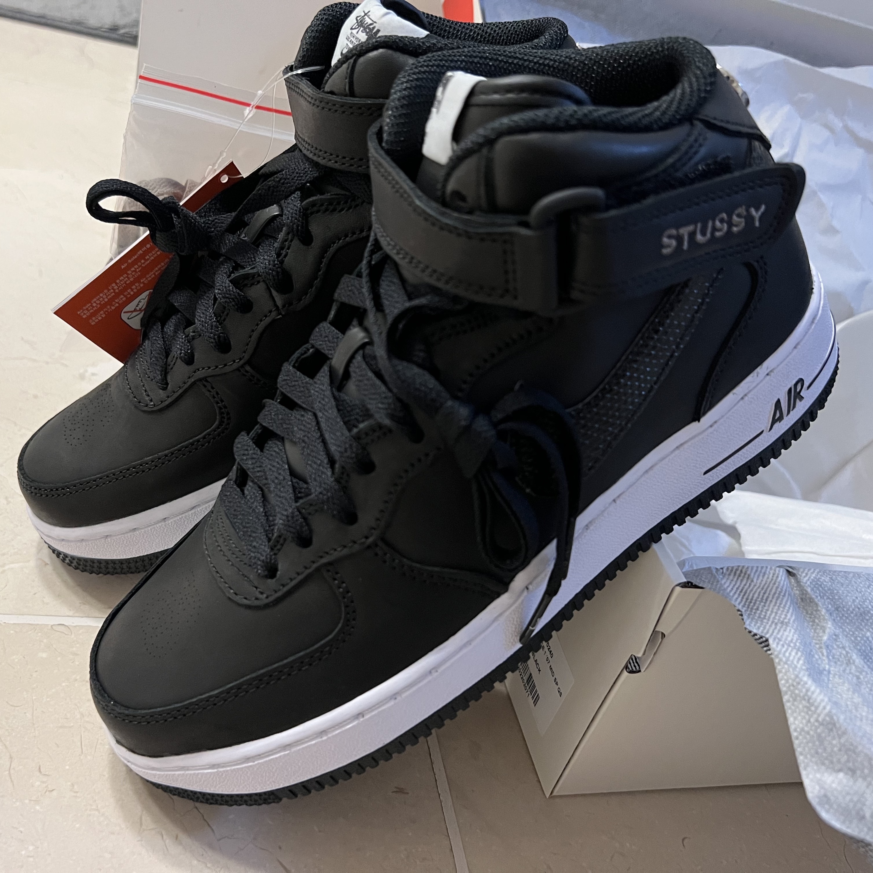 Nike x Stussy Air Force 1 '07 Mid SP Black 착용 스타일