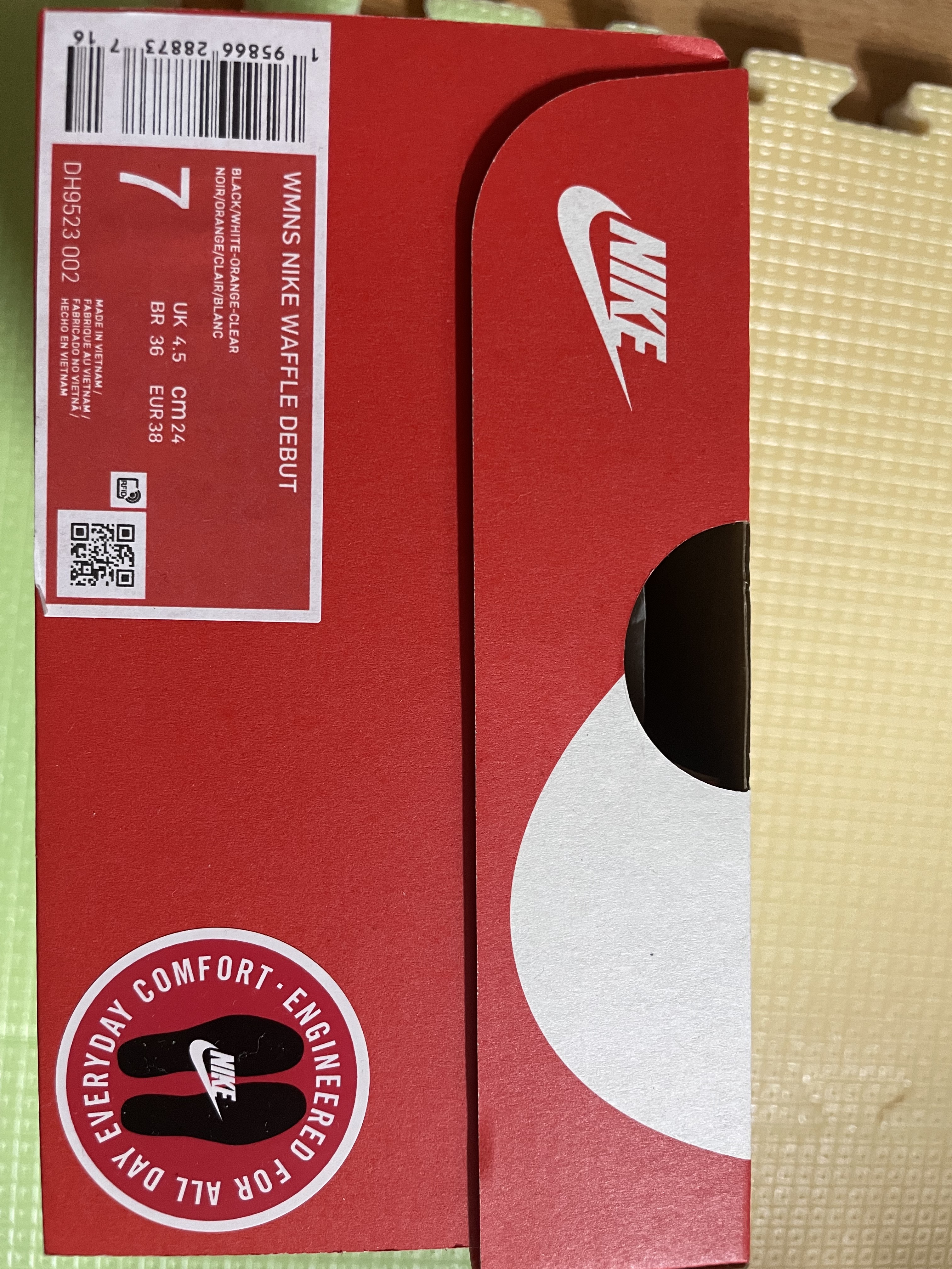 (W) Nike Waffle Debut Black White 착용 스타일 - 1