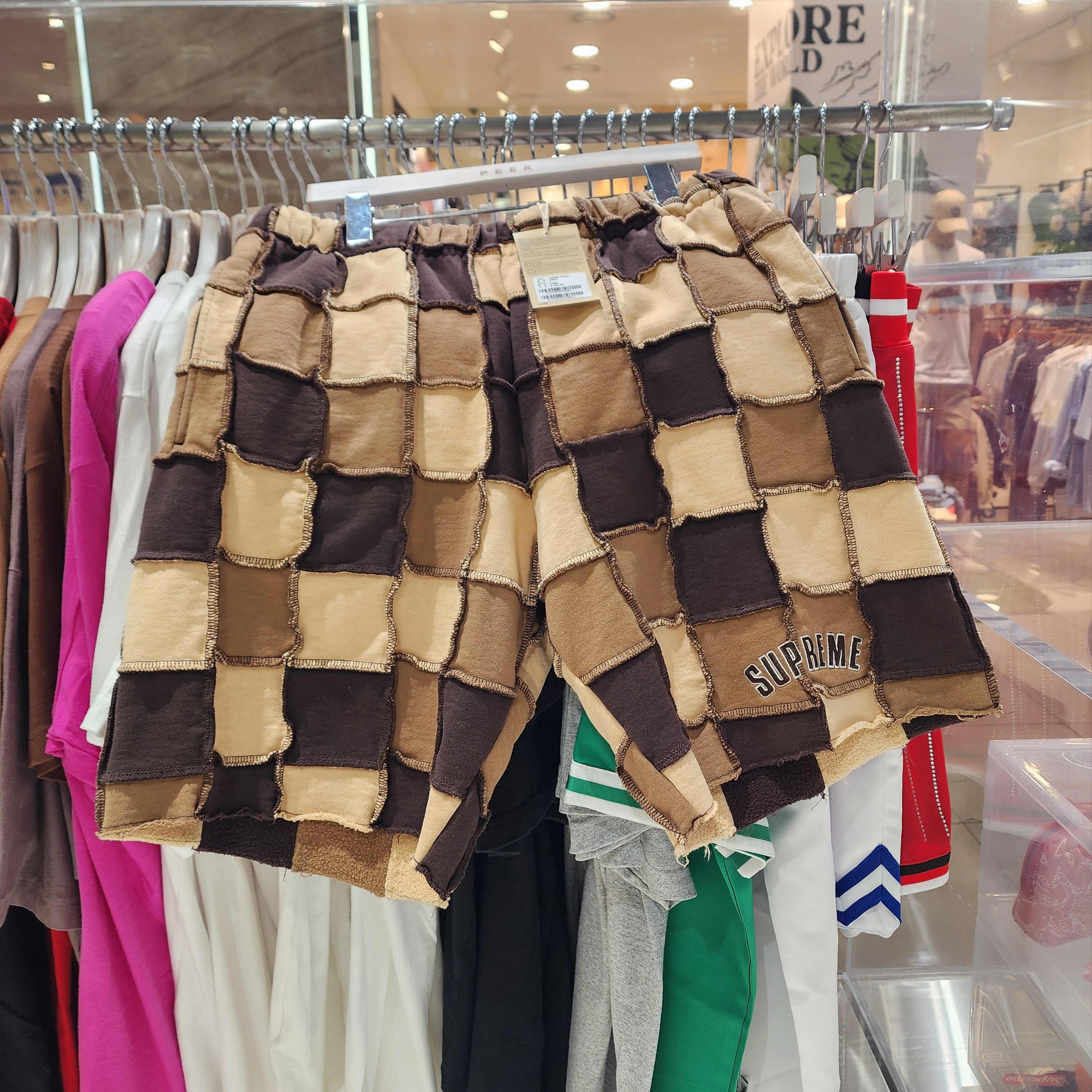 Supreme Reverse Patchwork Sweatshorts Brown - 22SS 착용 스타일