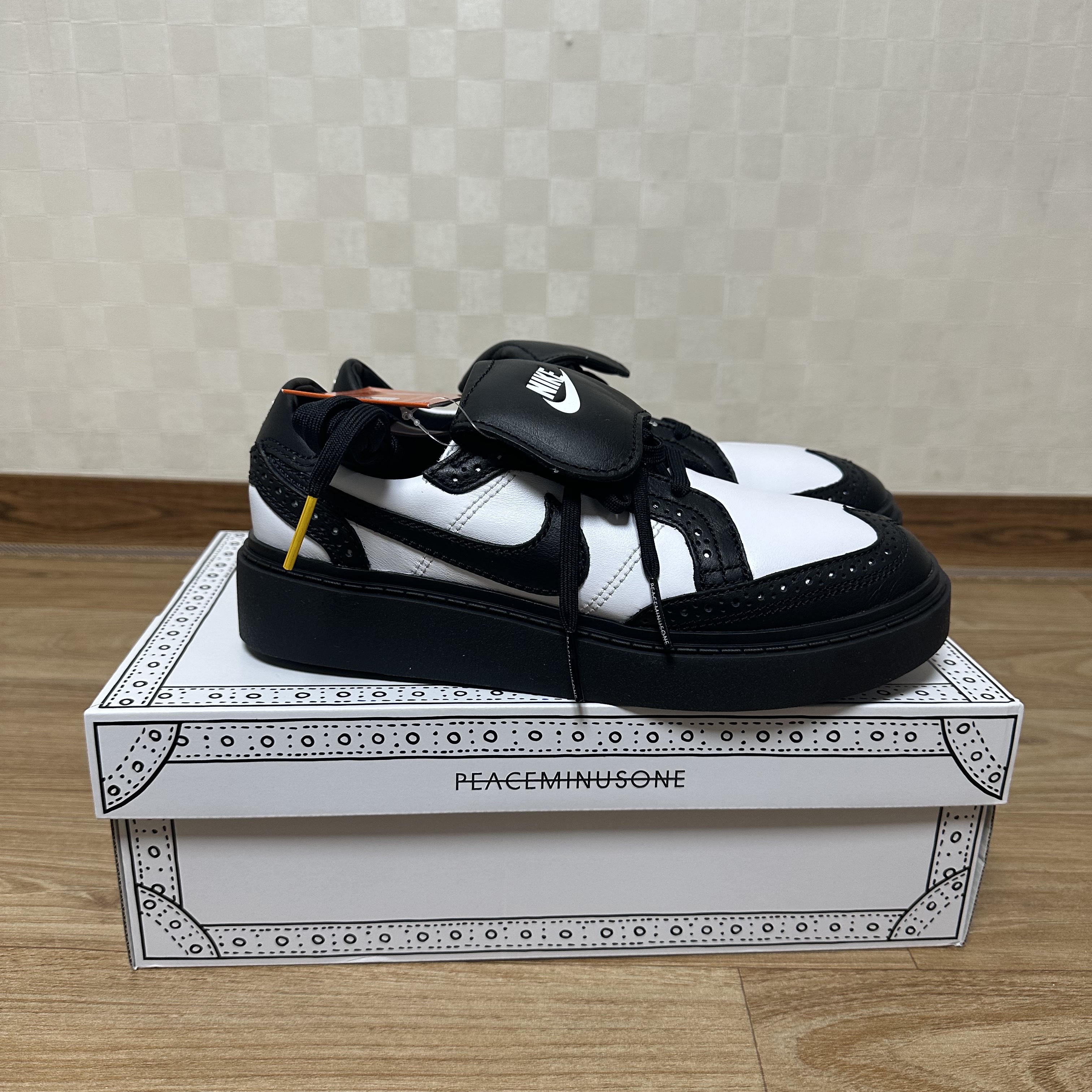 Nike x Peaceminusone Kwondo1 Black and White 착용 스타일
