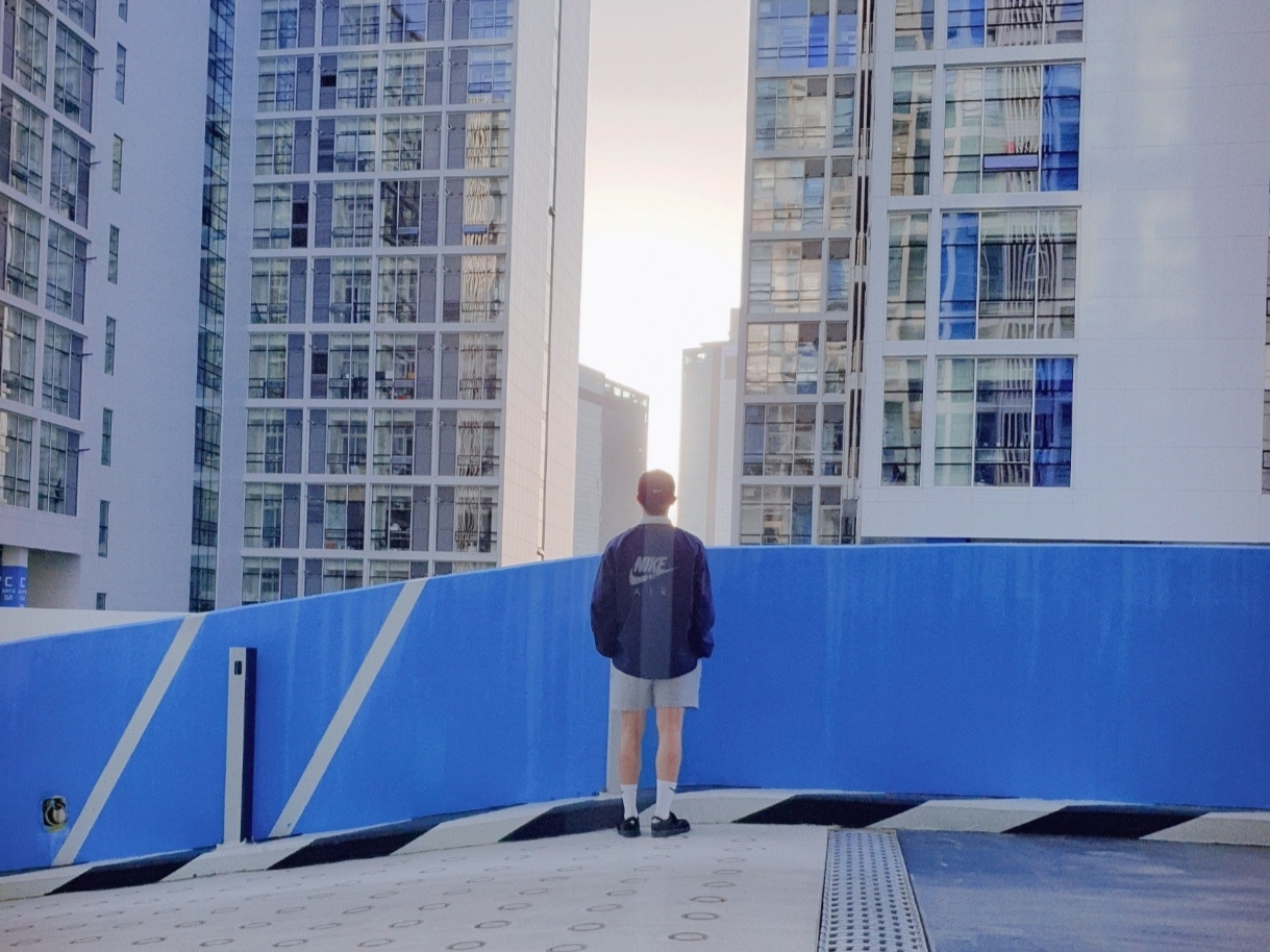 Nike x Kim Jones Reversible Wind Breaker Navy - US/EU, Jordan 1 x Travis Scott Retro Low OG SP Black Phantom 착용 스타일