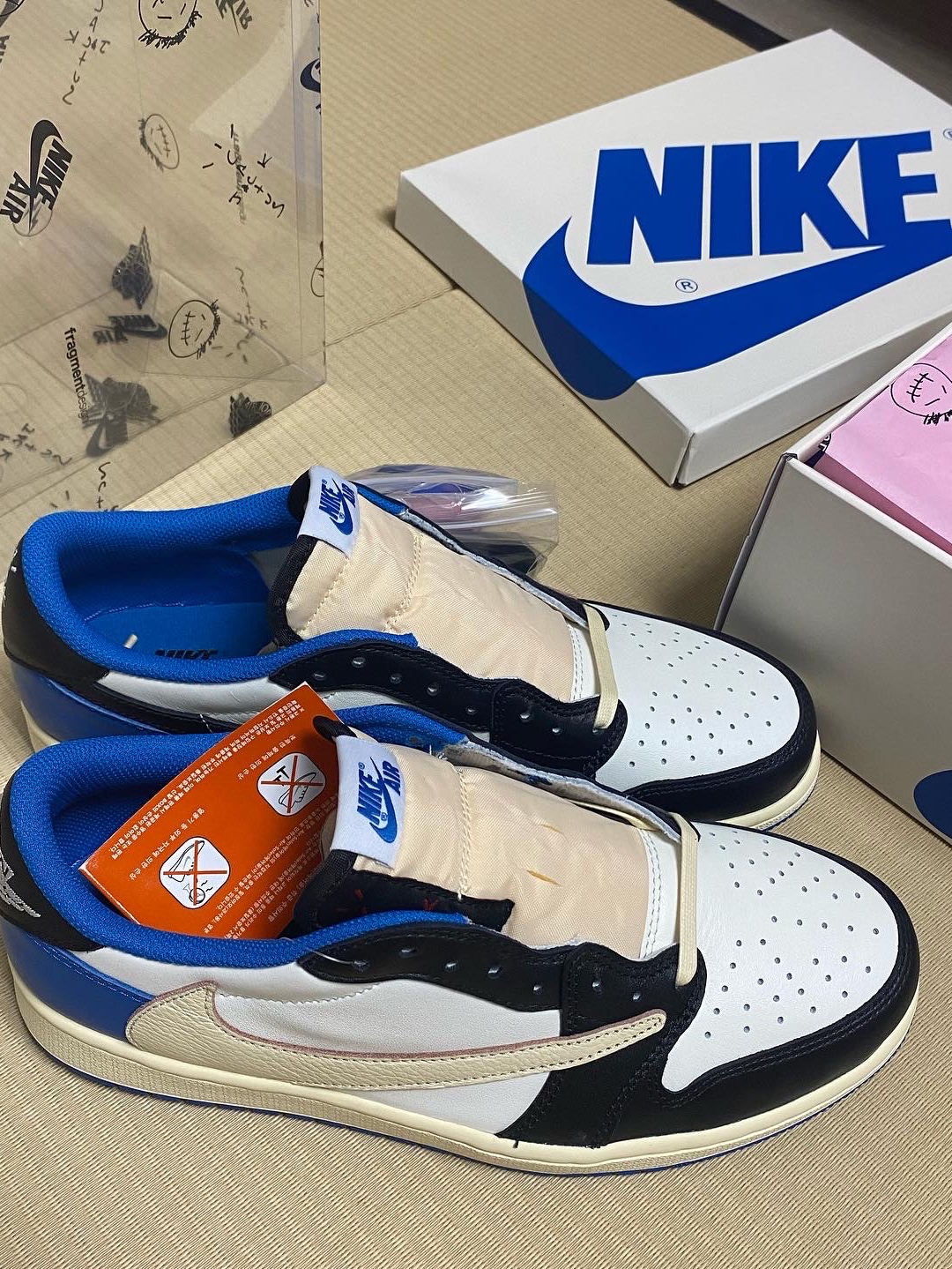 Jordan 1 x Travis Scott x Fragment Retro Low OG SP Military Blue 착용 스타일