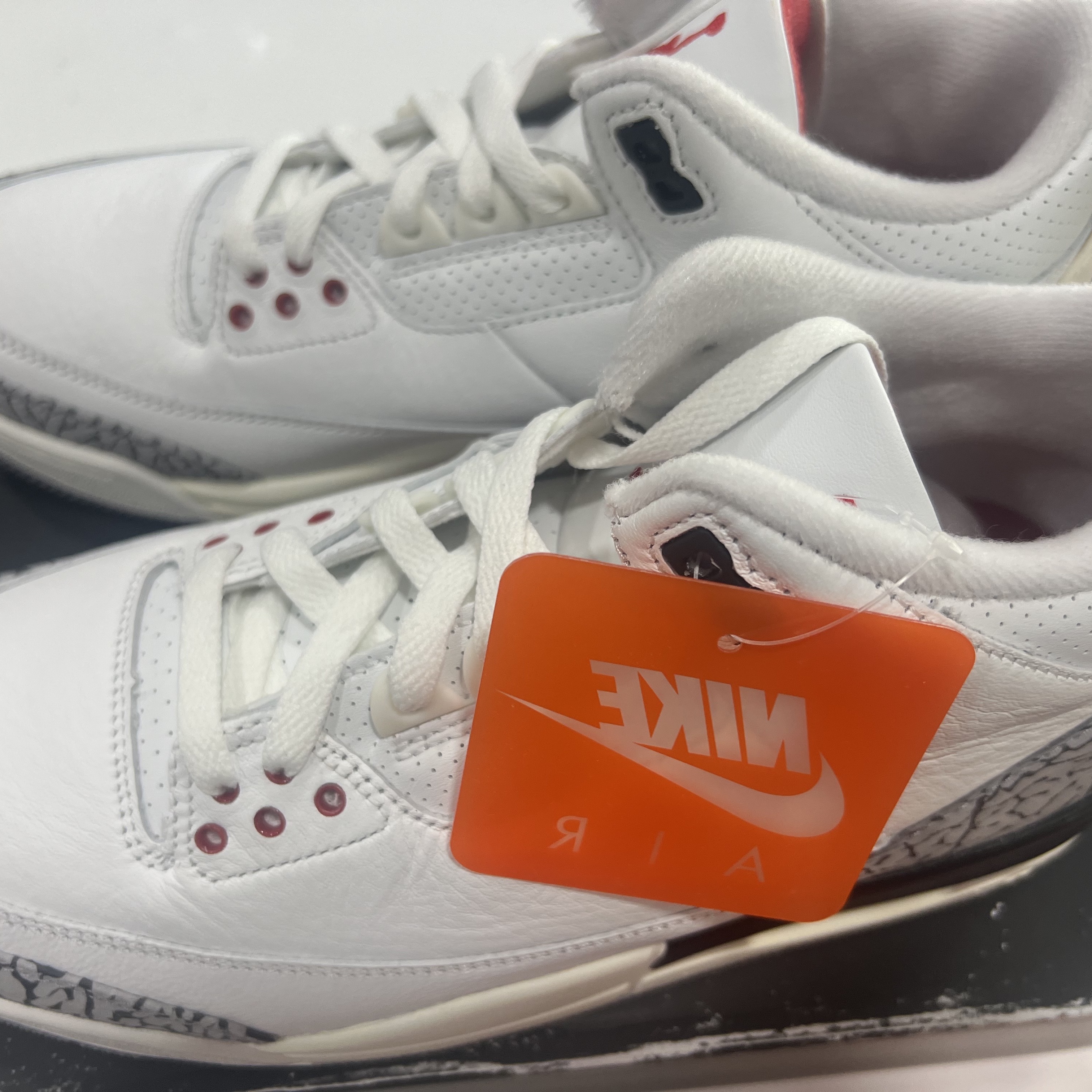 Jordan 3 Retro White Cement Reimagined 착용 스타일 - 3