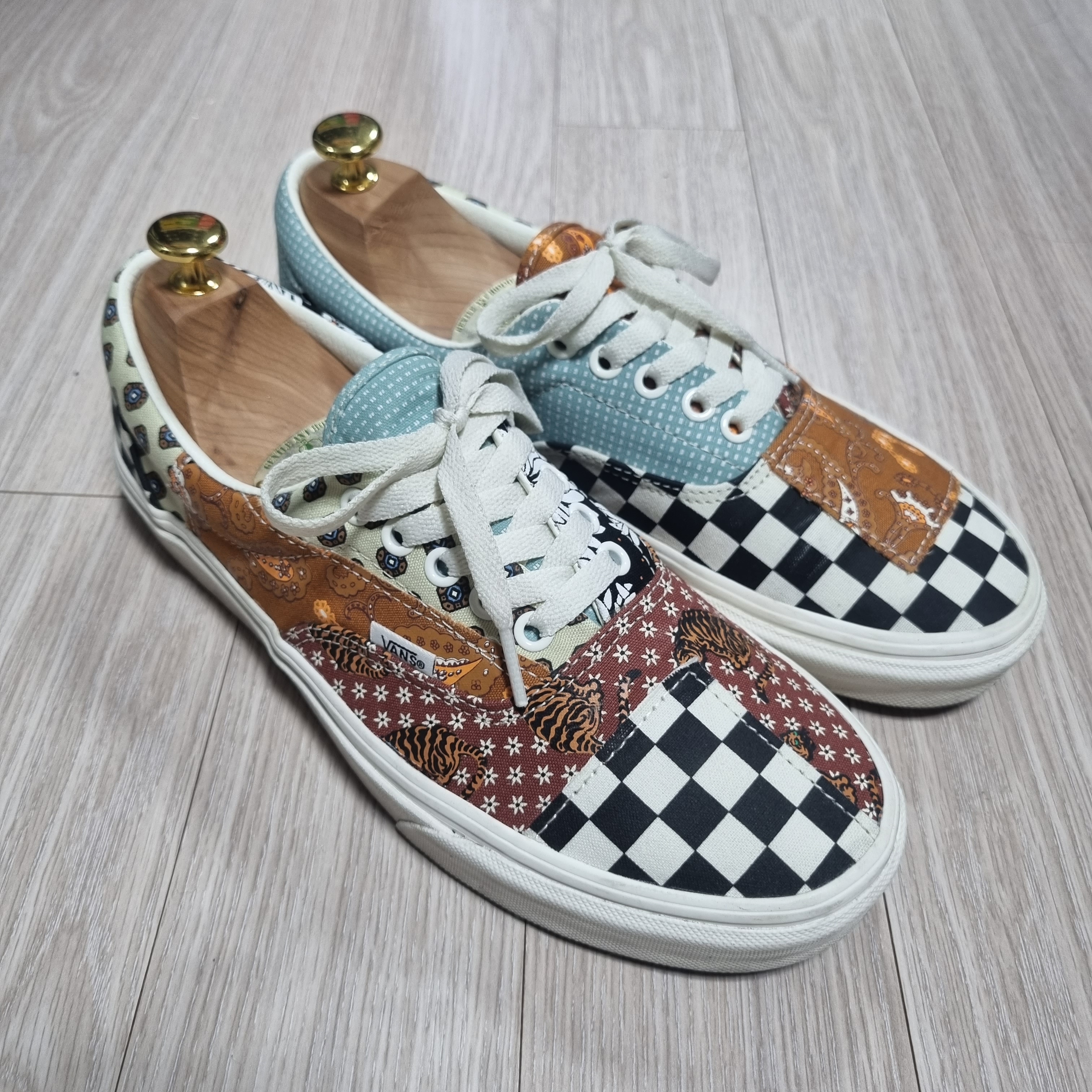 Vans Era Tiger Patchwork 착용 스타일