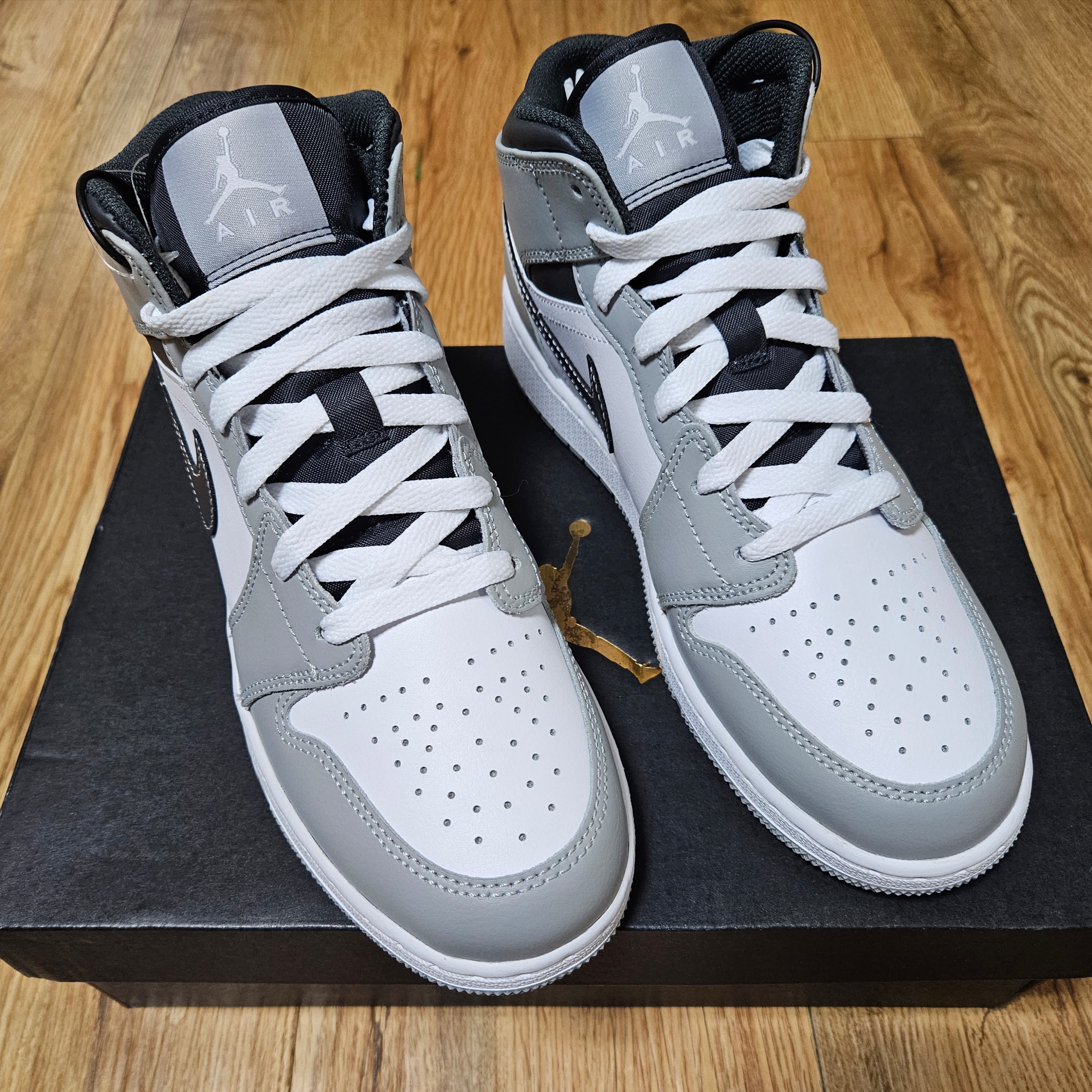 (GS) Jordan 1 Mid Light Smoke Grey Anthracite 착용 스타일 - 2