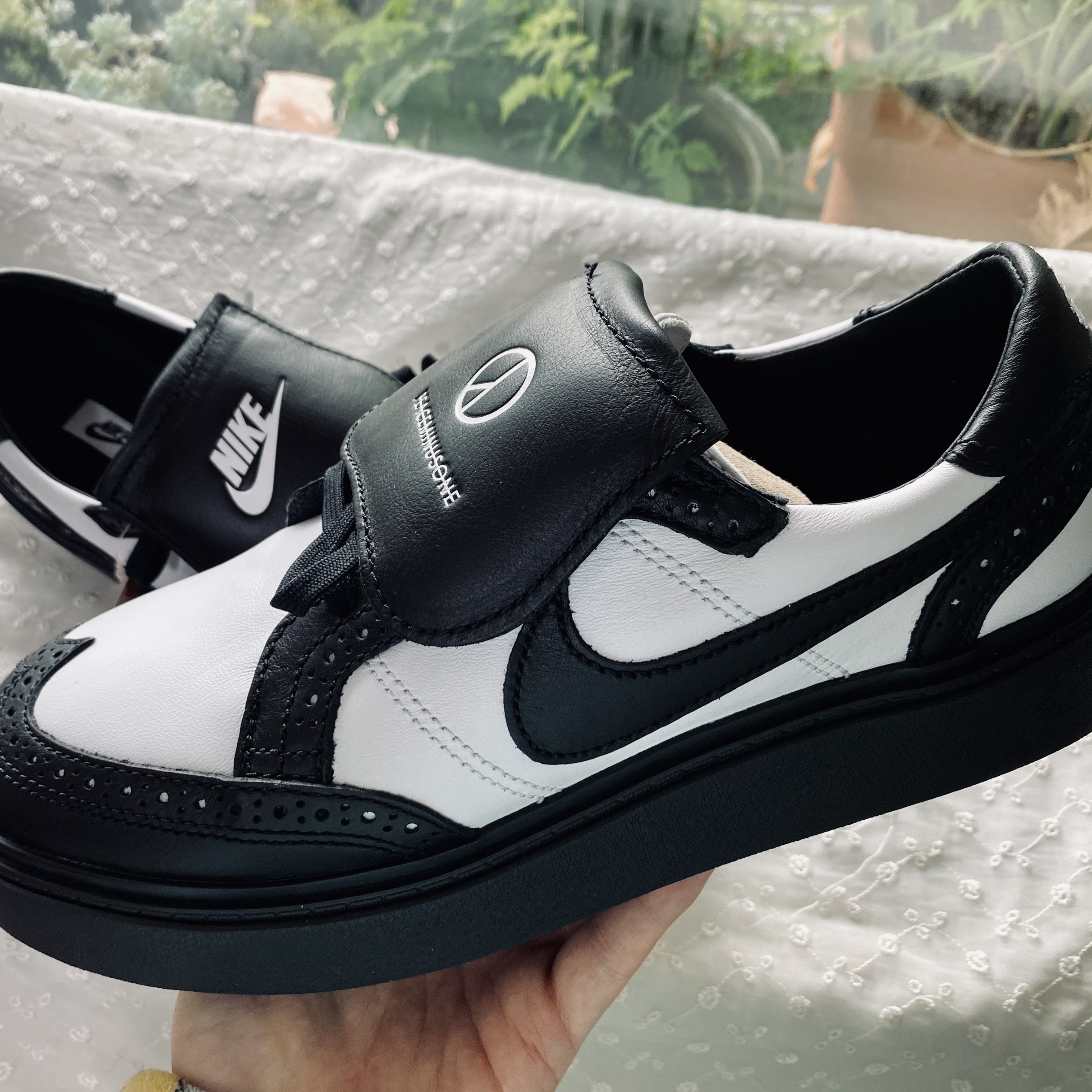 Nike x Peaceminusone Kwondo1 Black and White 착용 스타일 - 4